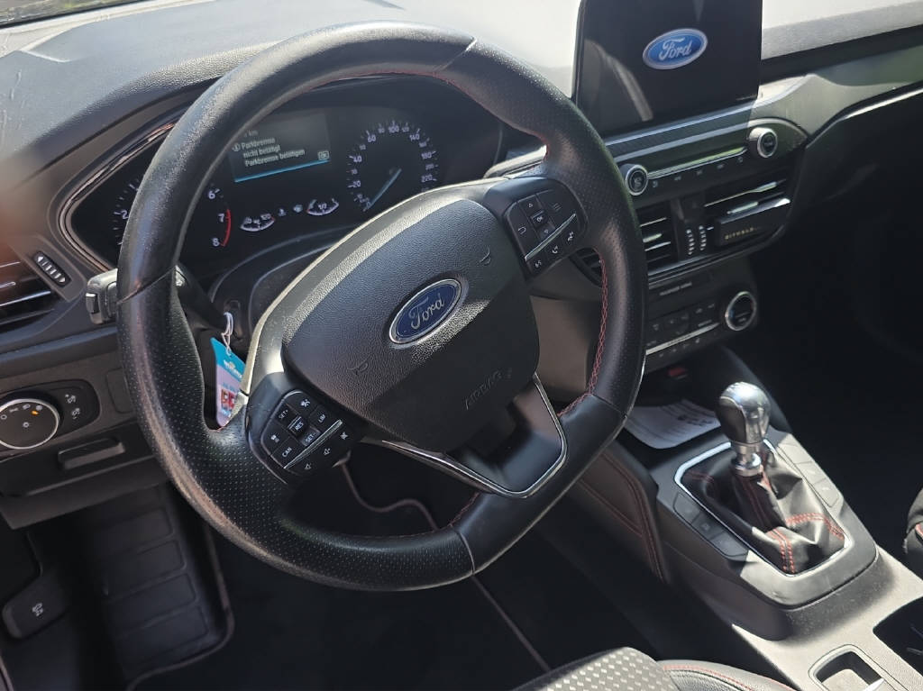 FORD Focus 1.5i EcoB SCTi 182 ST-Line-image-9