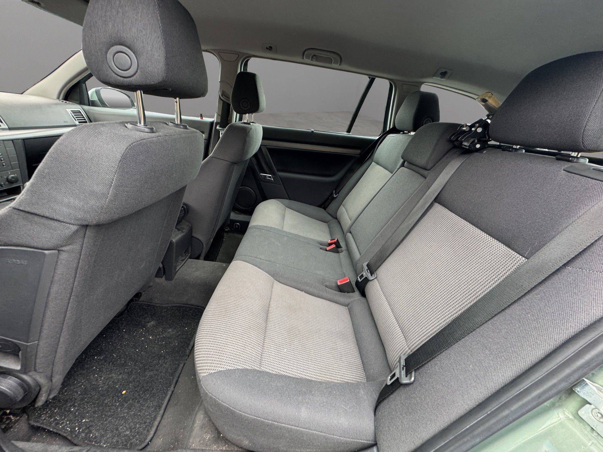 OPEL Vectra Caravan 1.8 Essentia-image-10