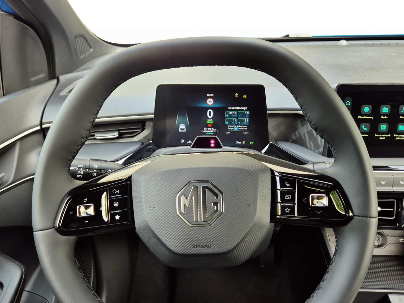 MG 3 1.5 Hybrid Luxury-image-10