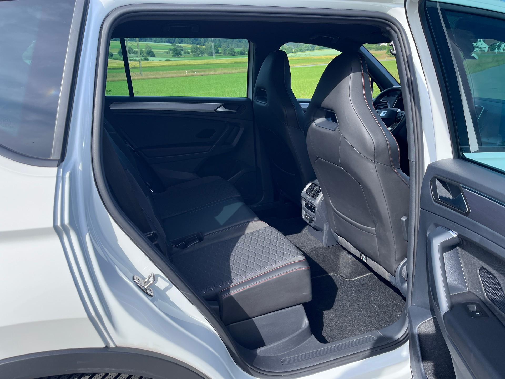 SEAT 1.4 eHybrid FR DSG-image-8