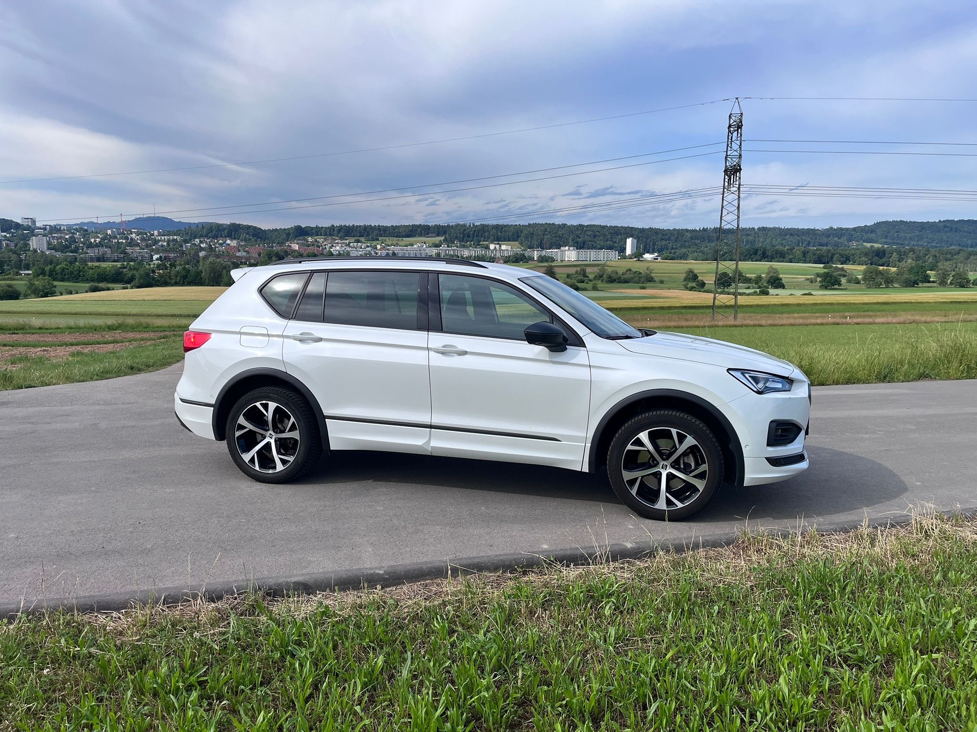 SEAT 1.4 eHybrid FR DSG-image-1