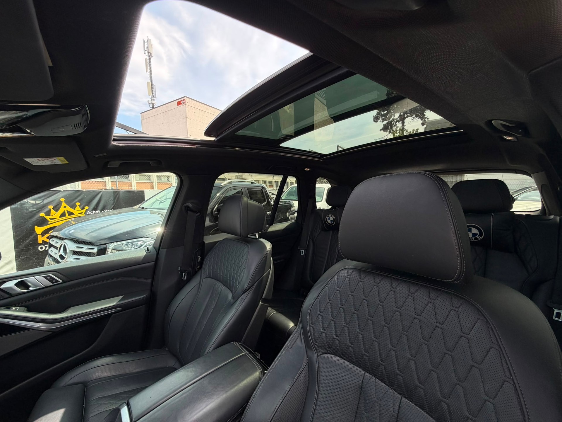 BMW X5 xDrive M50d Steptronic garantie 2 ans edition FULL BLACK panorama 🇨🇭-image-24