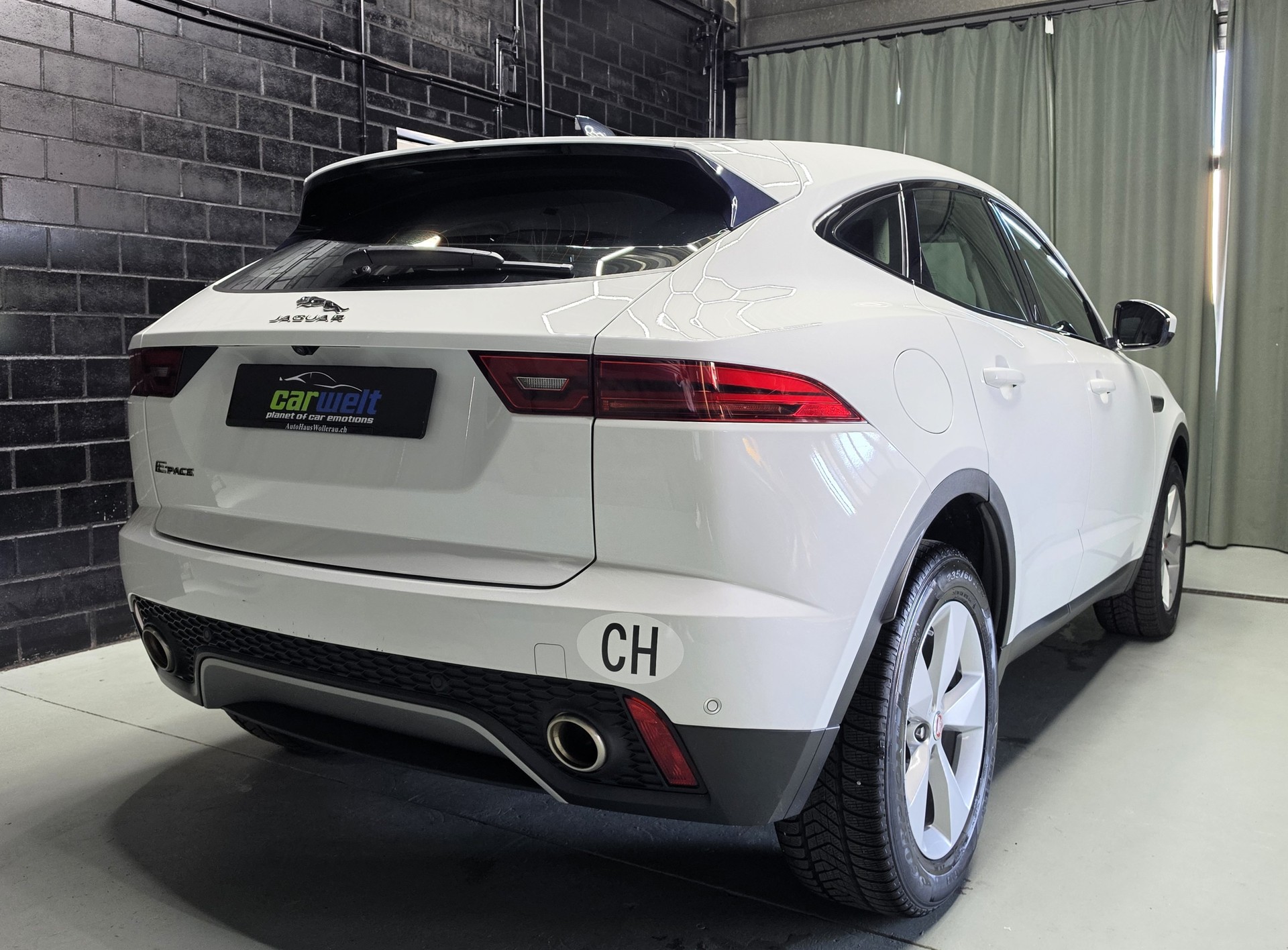 JAGUAR E-Pace 2.0 T 200 S AWD-image-2