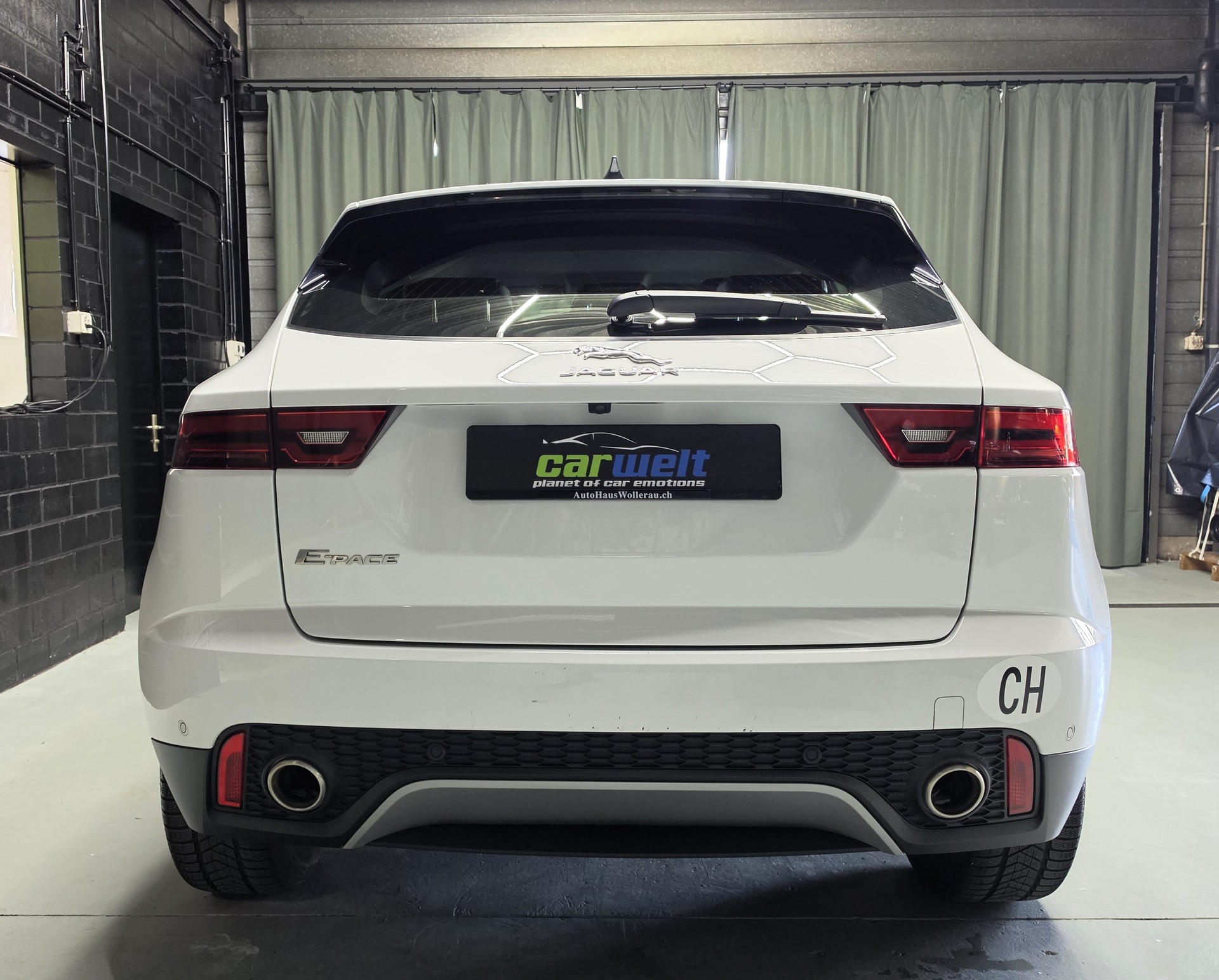 JAGUAR E-Pace 2.0 T 200 S AWD-image-3
