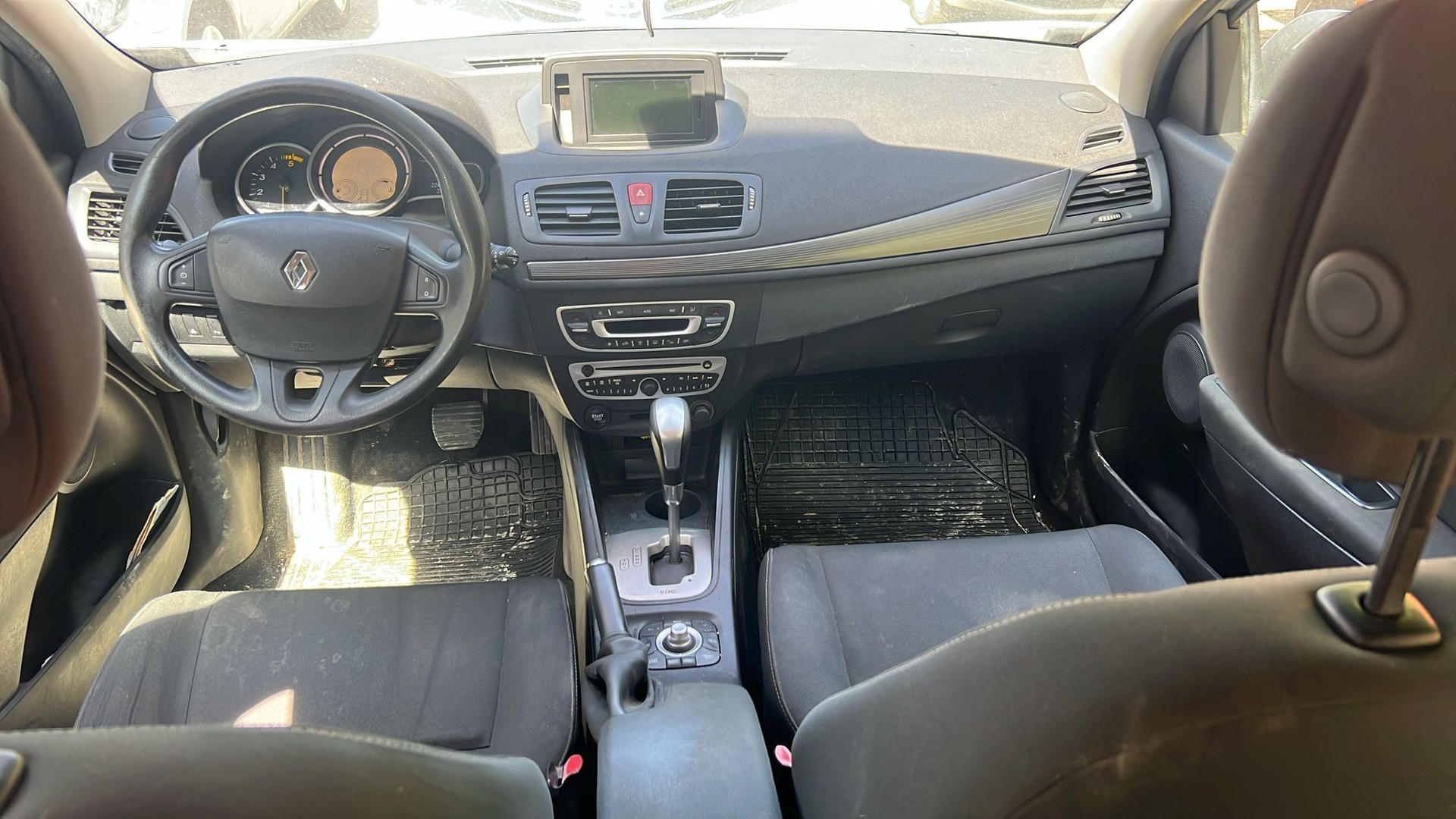 RENAULT Mégane Grandtour 1.5 dCi Dynamique EDC-image-4
