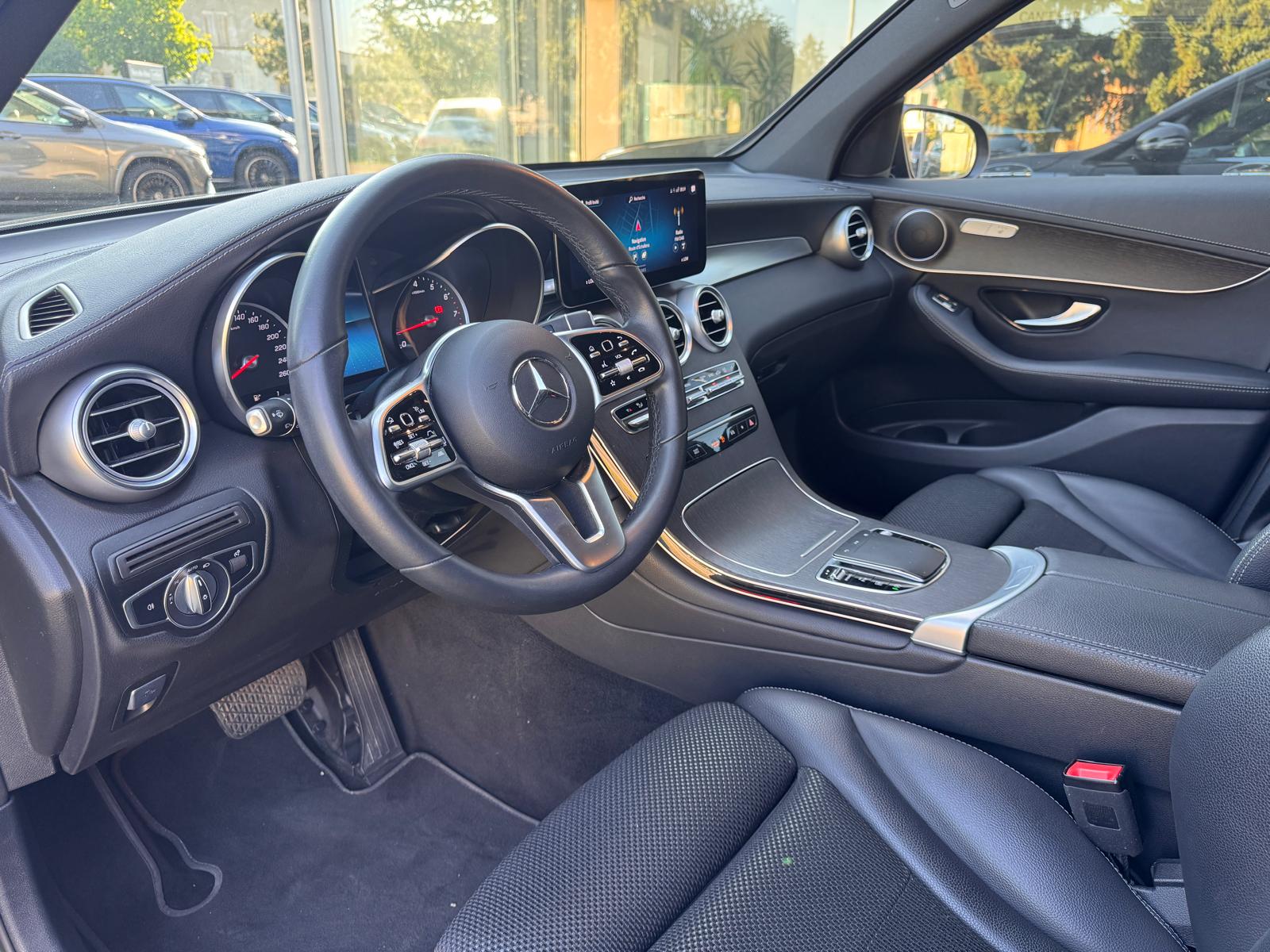 MERCEDES-BENZ GLC 200 4Matic 9G-Tronic-image-10