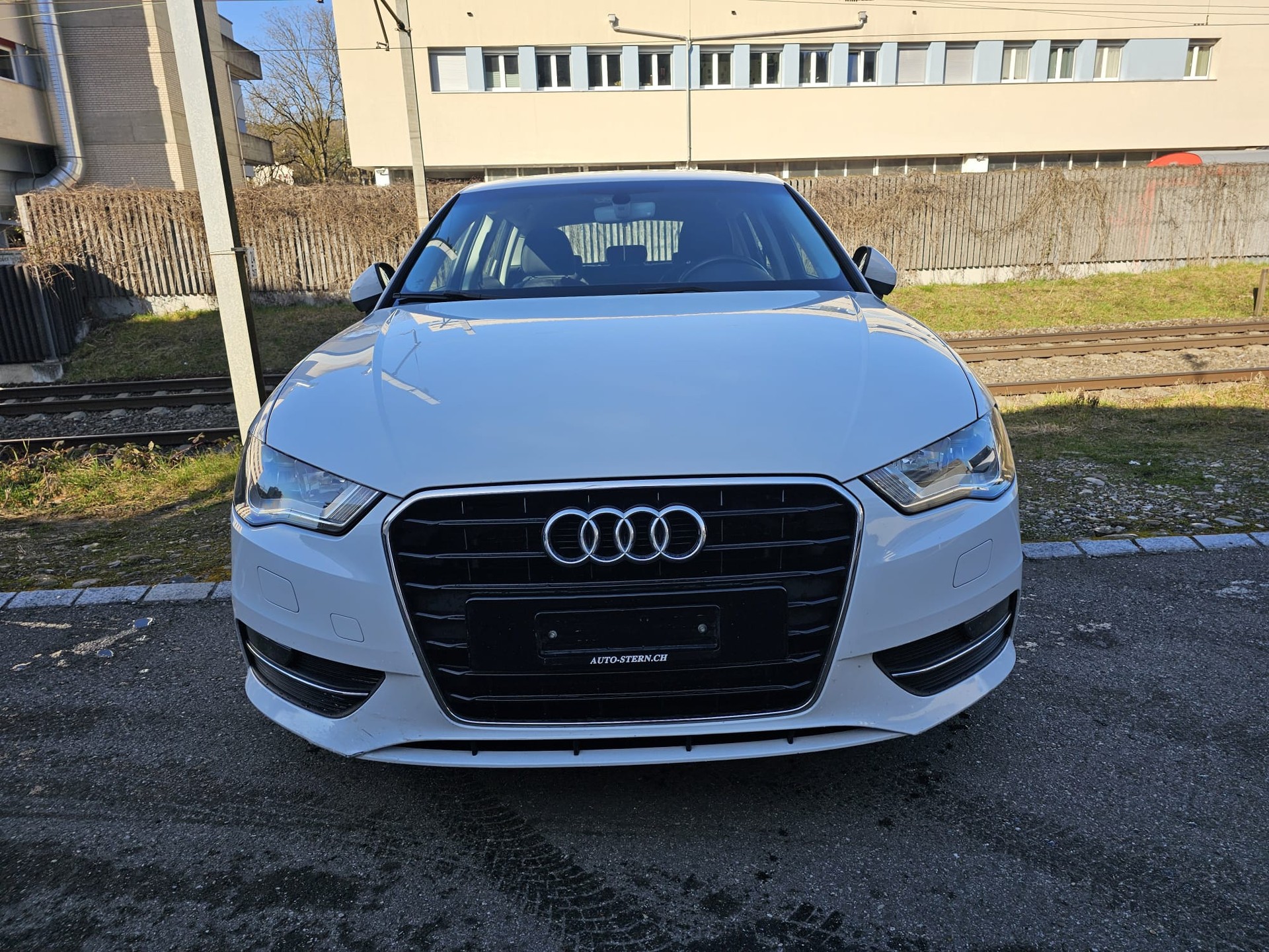 AUDI A3 Sportback 1.6 TDI Attraction S-tronic-image-2
