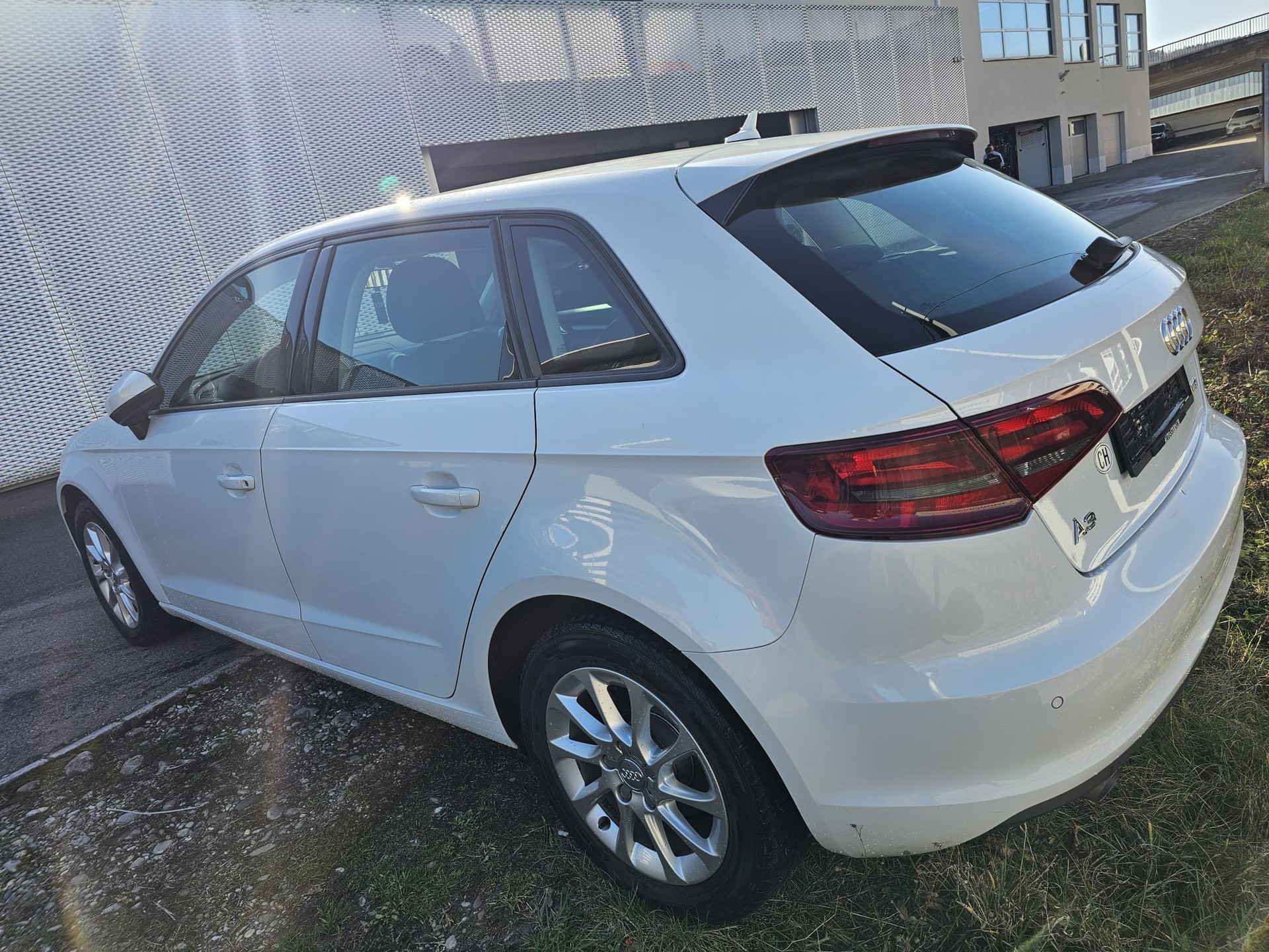AUDI A3 Sportback 1.6 TDI Attraction S-tronic-image-6
