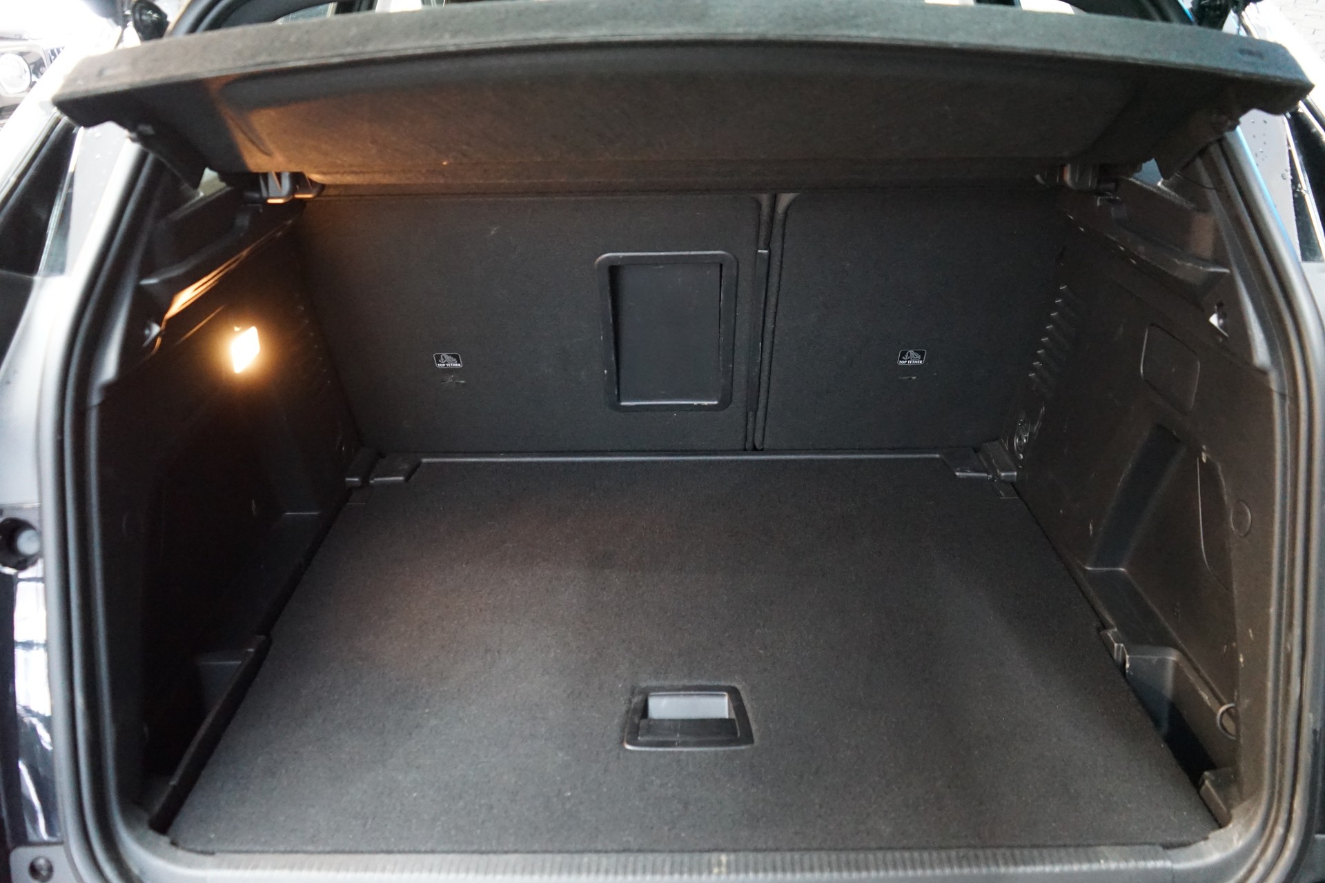 PEUGEOT 3008 1.2 PureTech Allure Pack EAT8-image-21