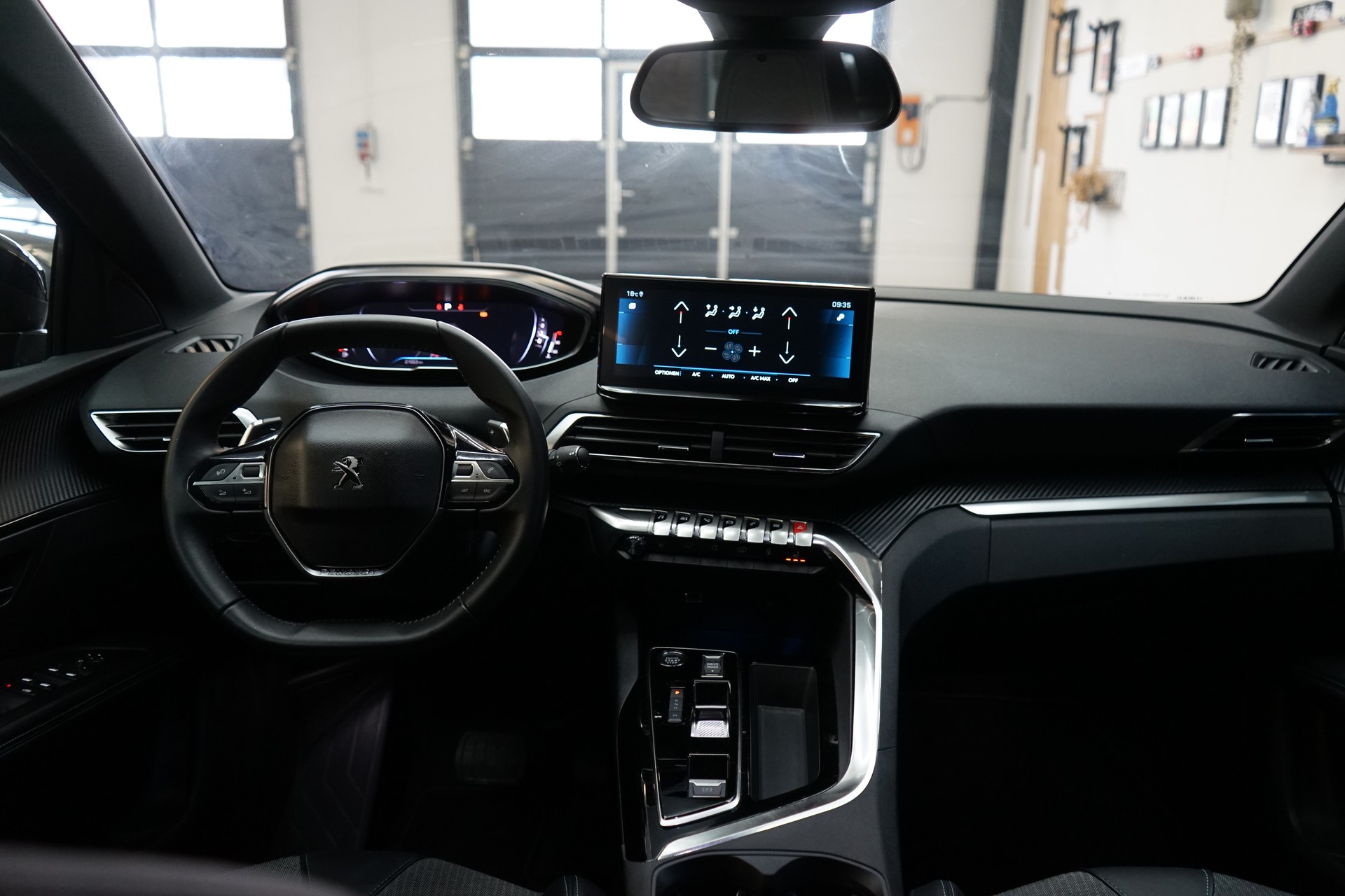 PEUGEOT 3008 1.2 PureTech Allure Pack EAT8-image-6