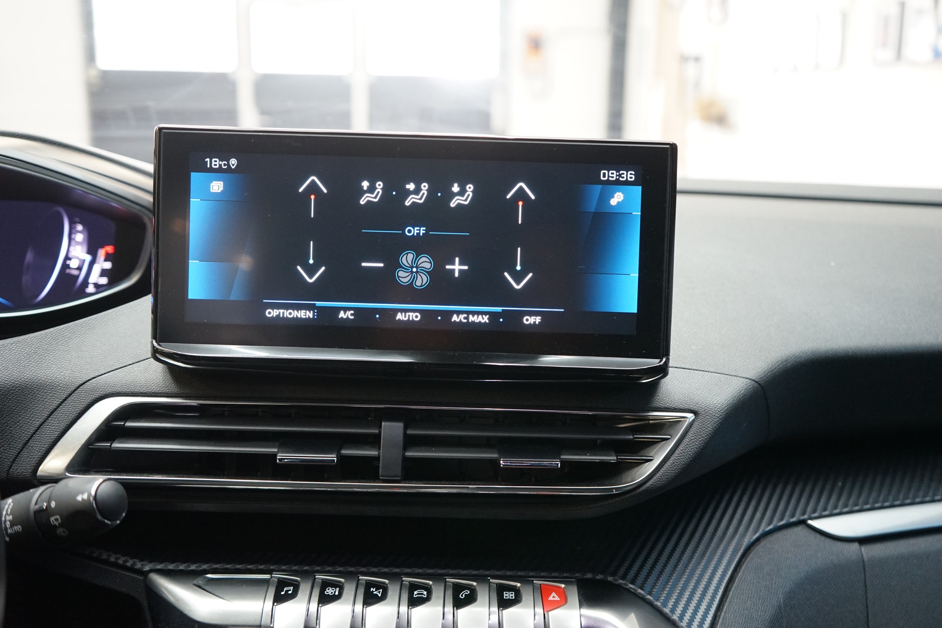 PEUGEOT 3008 1.2 PureTech Allure Pack EAT8-image-13