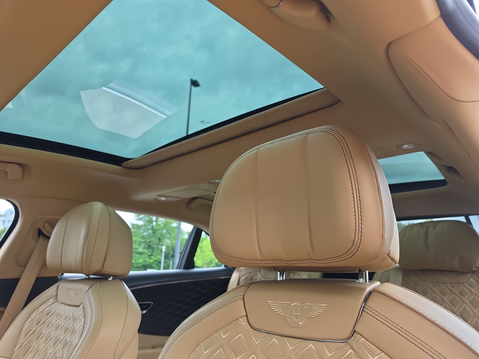 BENTLEY Flying Spur 6.0 W12 First Edition-image-15