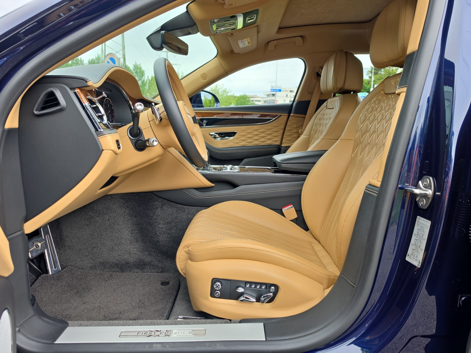 BENTLEY Flying Spur 6.0 W12 First Edition-image-3