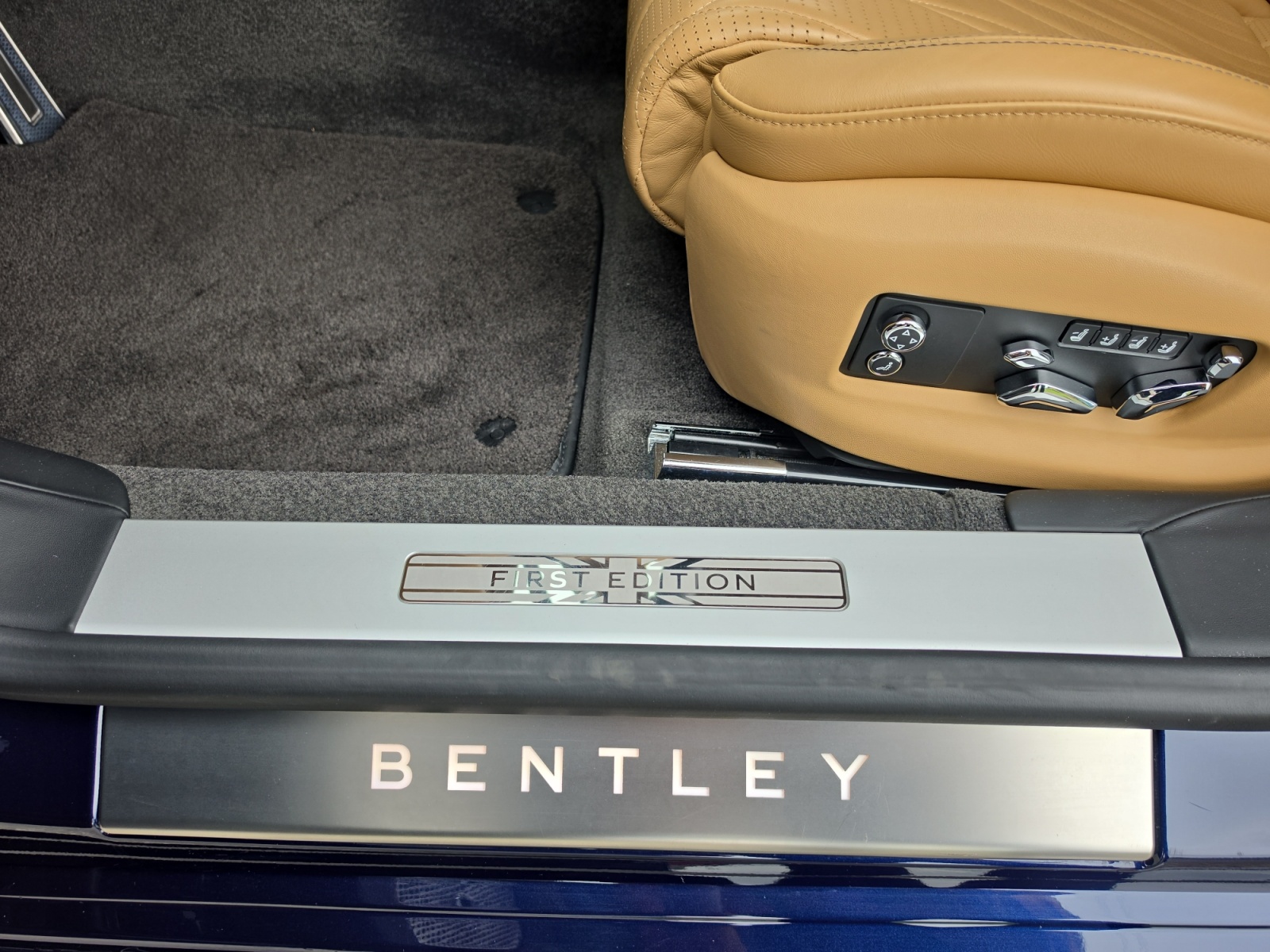 BENTLEY Flying Spur 6.0 W12 First Edition-image-21