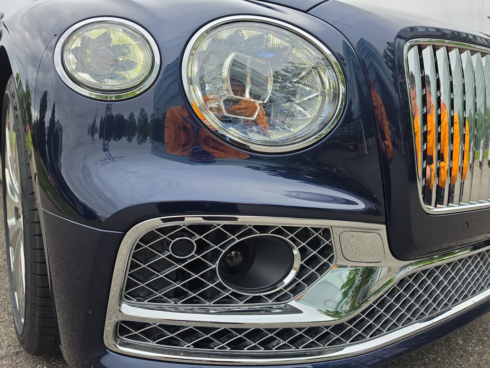 BENTLEY Flying Spur 6.0 W12 First Edition-image-19
