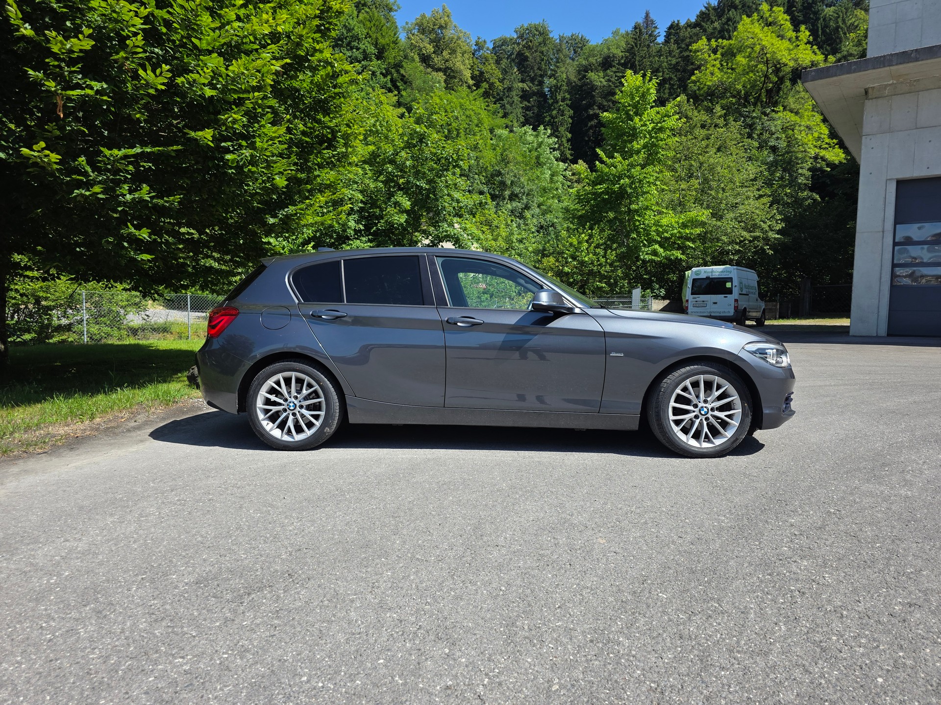 BMW 118i Sport Line Steptronic-image-10