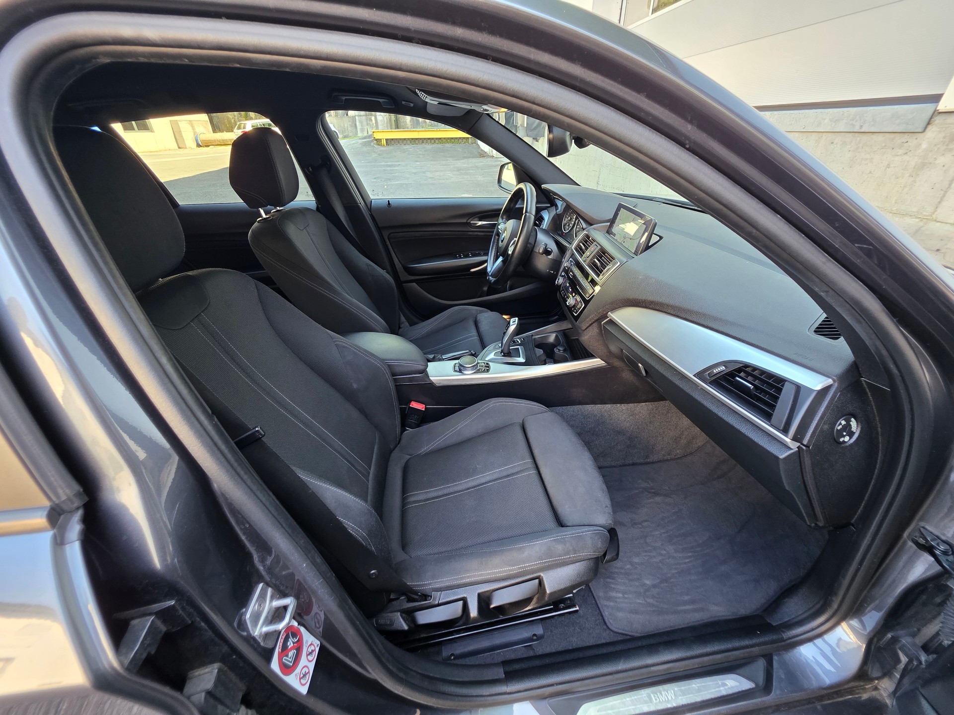 BMW 118i Sport Line Steptronic-image-22