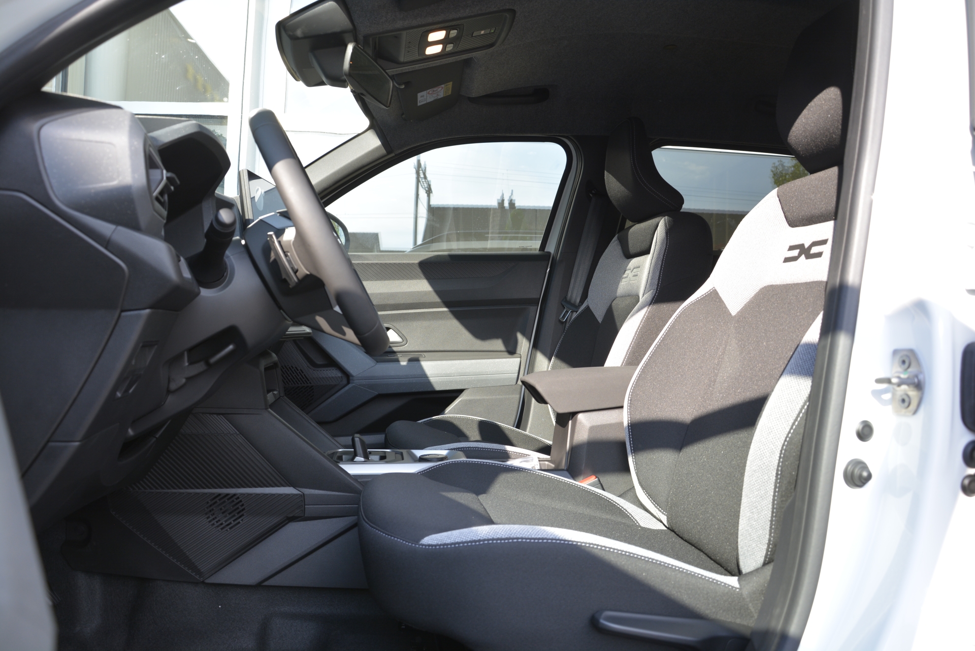 DACIA DUSTER journey hybrid 150 4x4 Automat-image-8