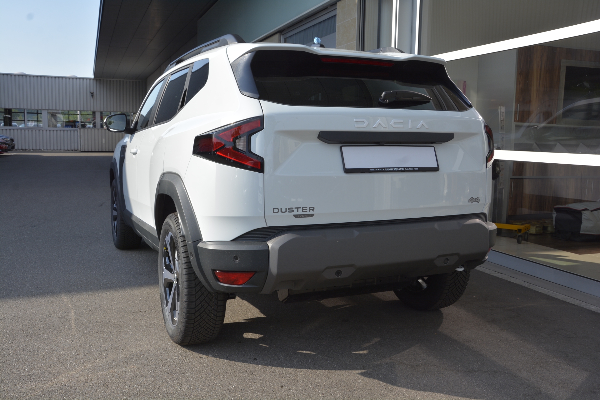 DACIA DUSTER journey hybrid 150 4x4 Automat-image-4