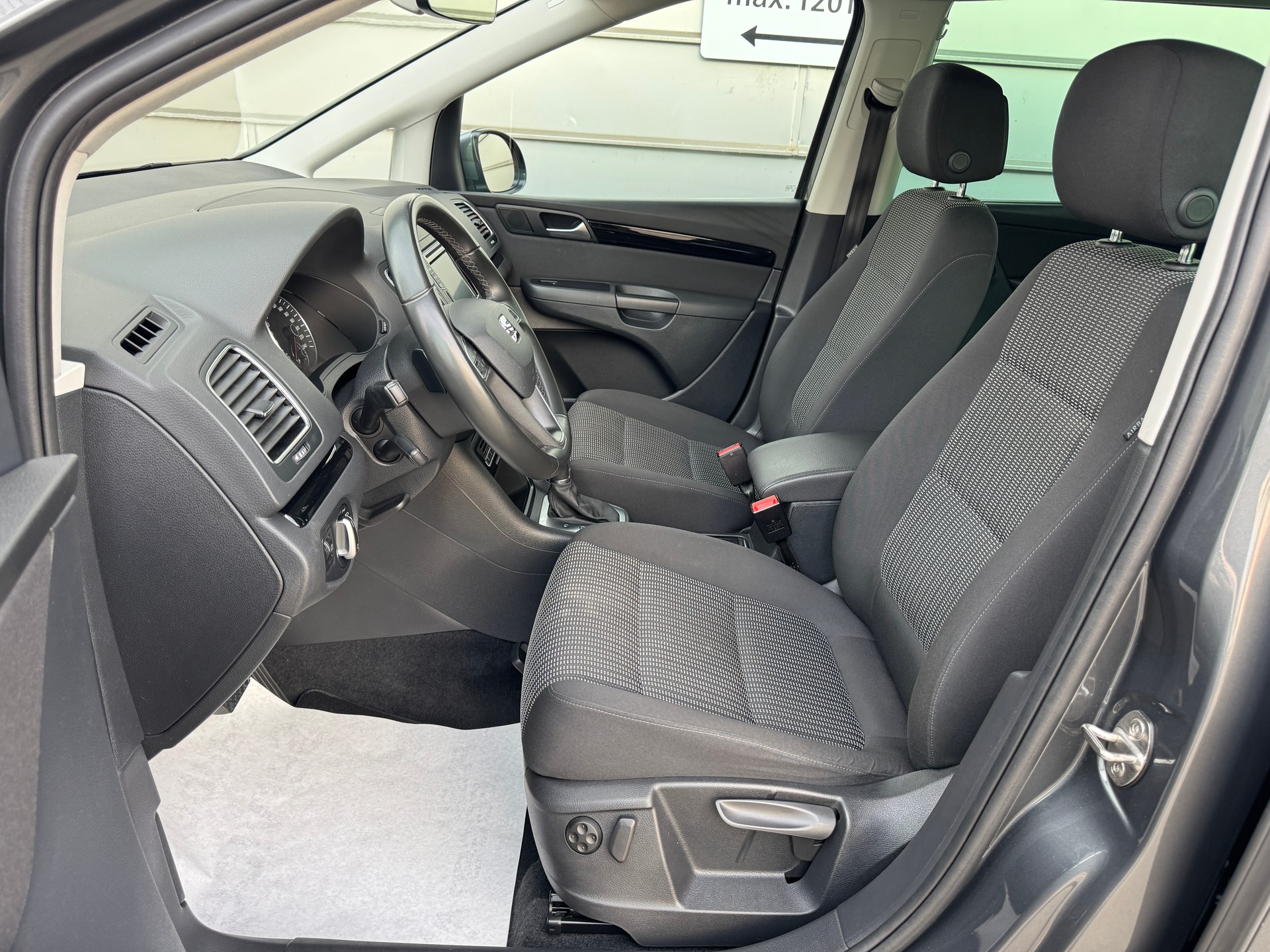SEAT Alhambra 2.0 TDI 4Drive Style-image-4