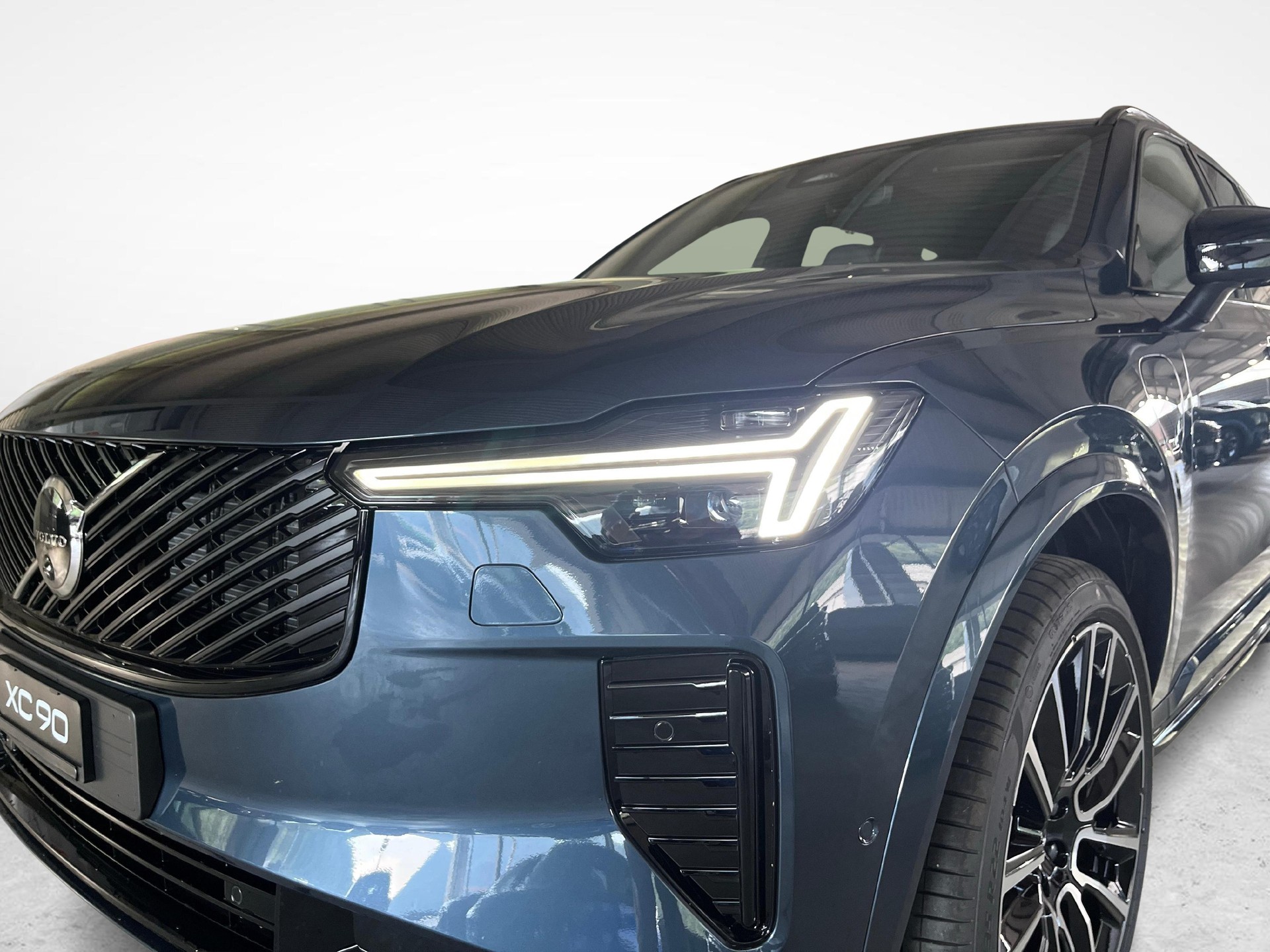 VOLVO XC90 2.0 T8 TE Ultra Dark eAWD-image-19