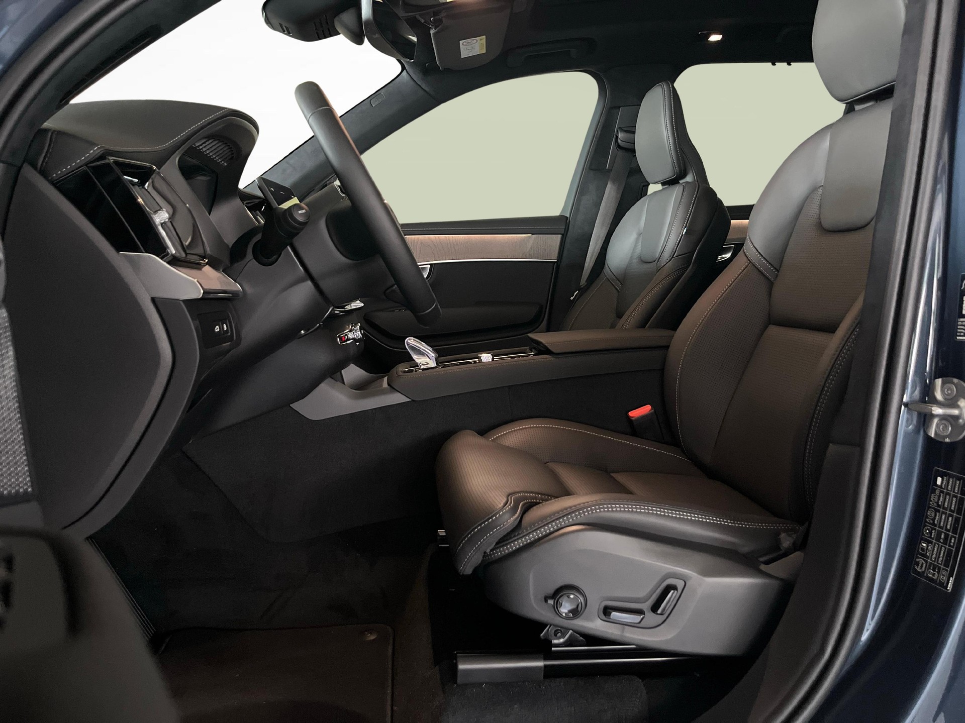 VOLVO XC90 2.0 T8 TE Ultra Dark eAWD-image-6