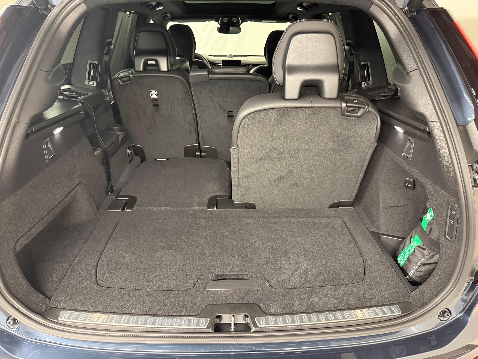 VOLVO XC90 2.0 T8 TE Ultra Dark eAWD-image-14