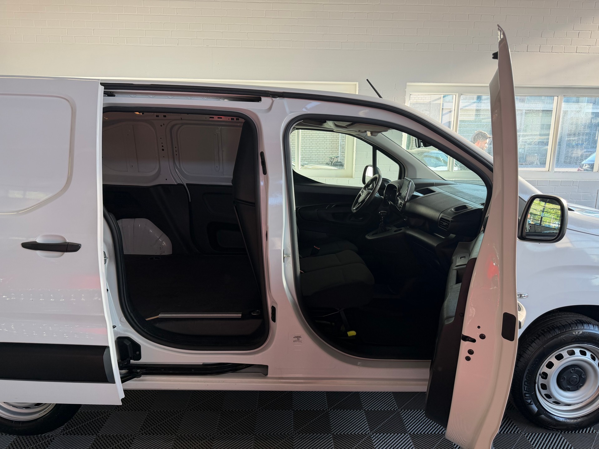 OPEL Combo Cargo 1.2 start/stop-image-2