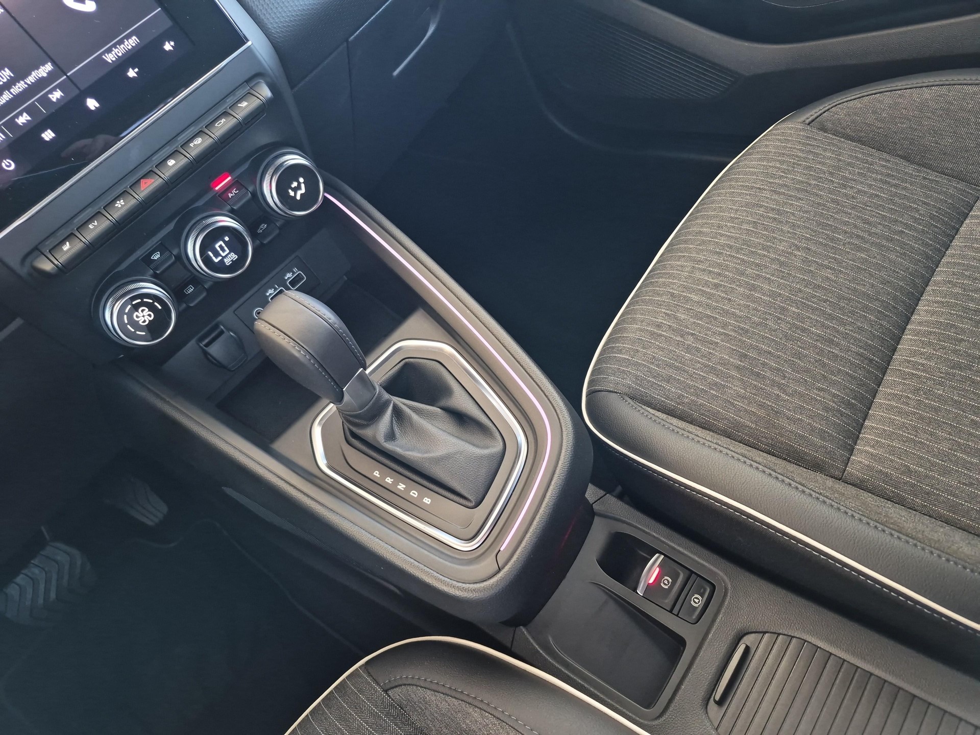 MITSUBISHI Colt 1.6 HEV Instyle-image-14