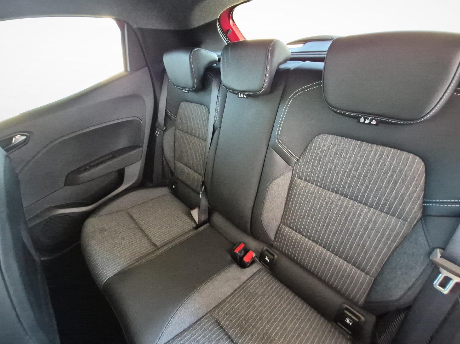 MITSUBISHI Colt 1.6 HEV Instyle-image-10