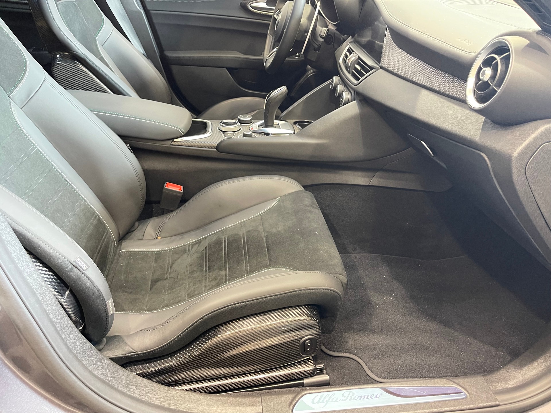 ALFA ROMEO Giulia 2.9 V6 Quadrifoglio *SPARCO*-image-16