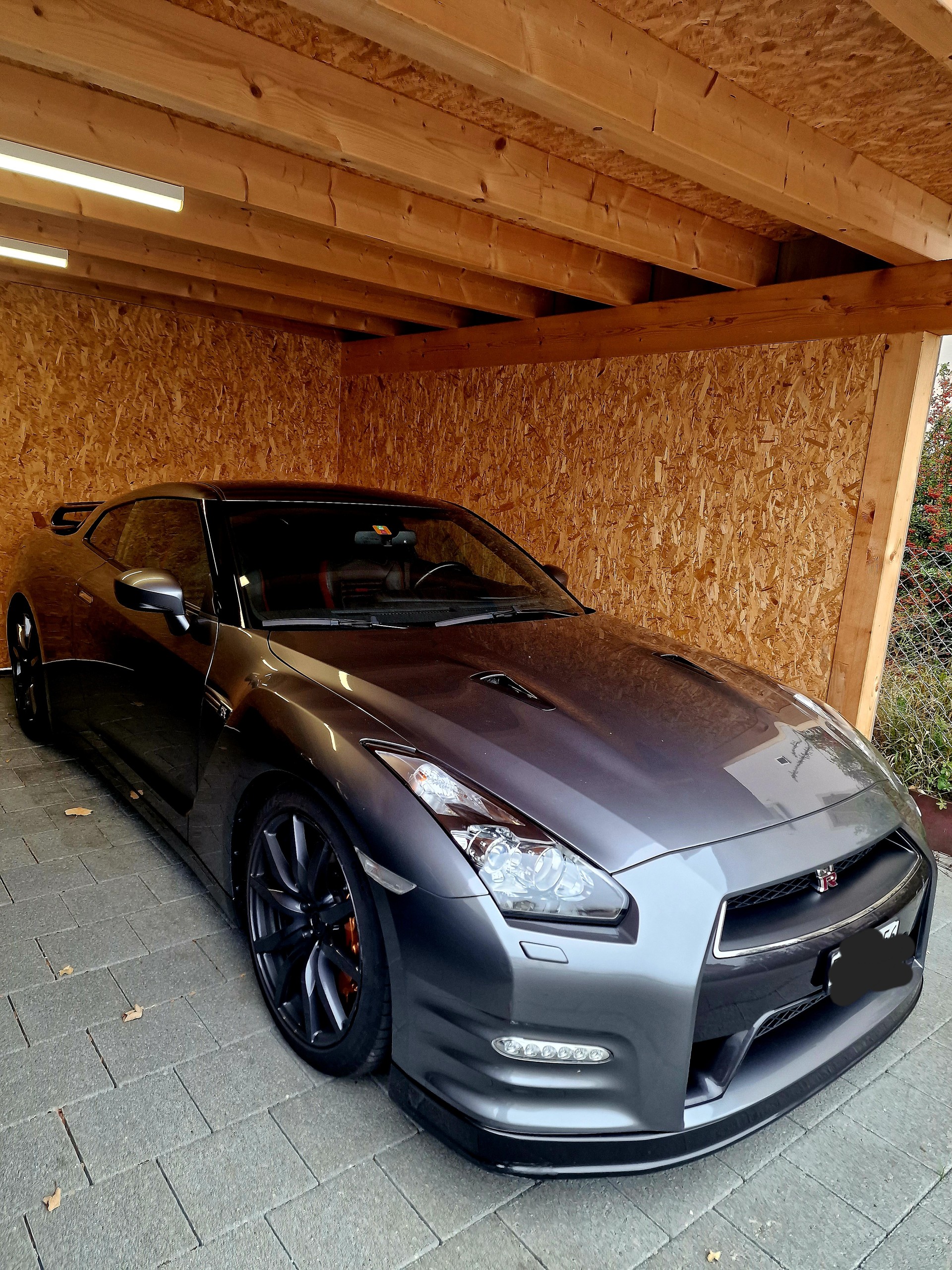 NISSAN 3.8 V6 BiT Premium Edition-image-0
