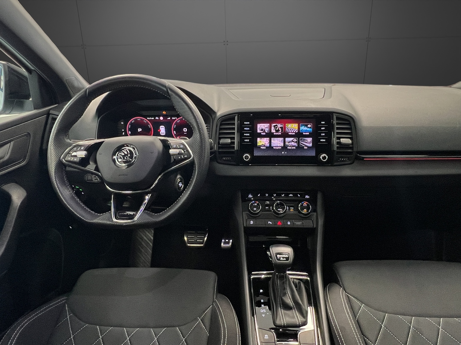 SKODA Karoq 2.0 TSI SportLine 4x4 DSG-image-9