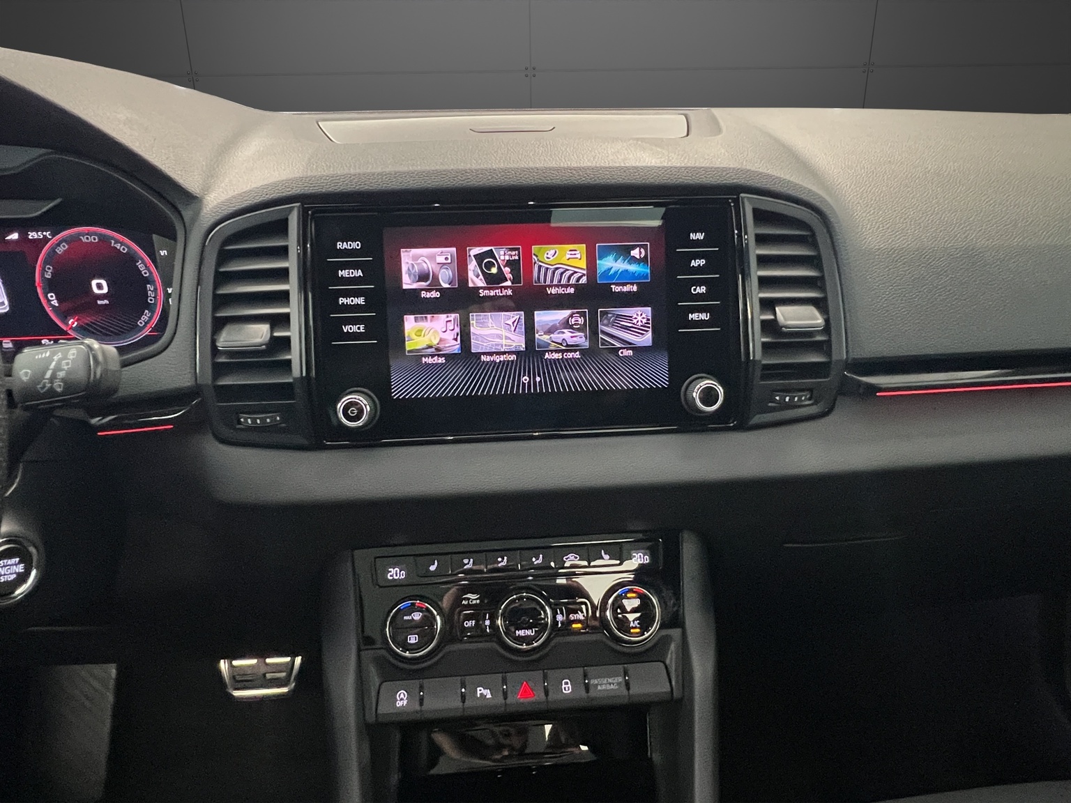 SKODA Karoq 2.0 TSI SportLine 4x4 DSG-image-10