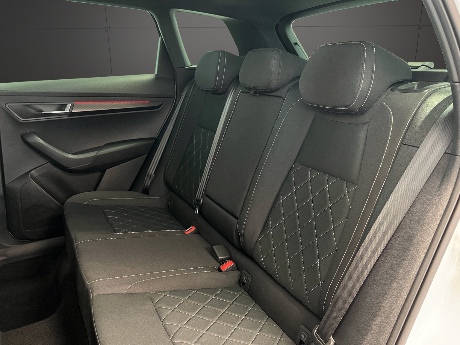 SKODA Karoq 2.0 TSI SportLine 4x4 DSG-image-8