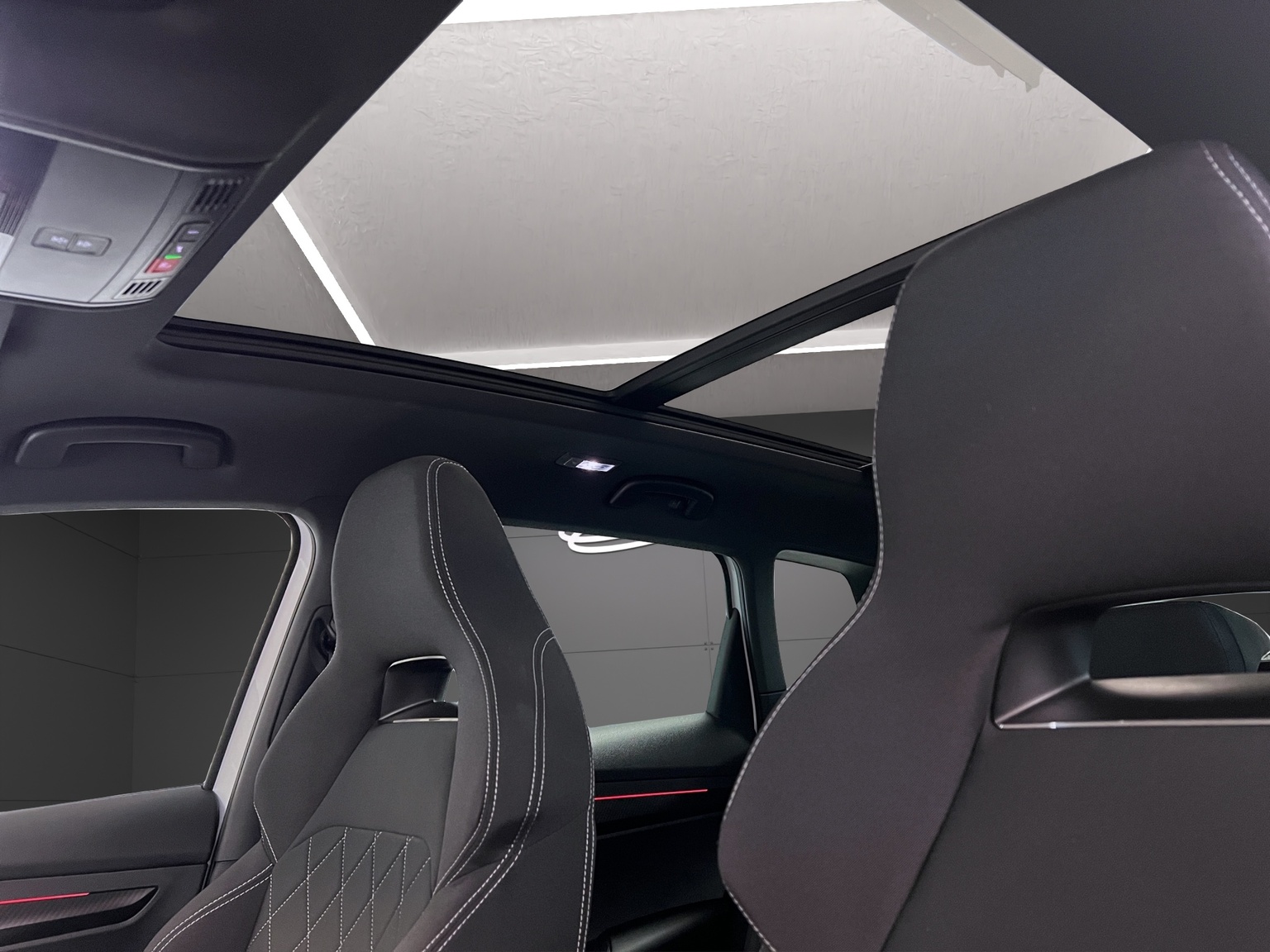 SKODA Karoq 2.0 TSI SportLine 4x4 DSG-image-13