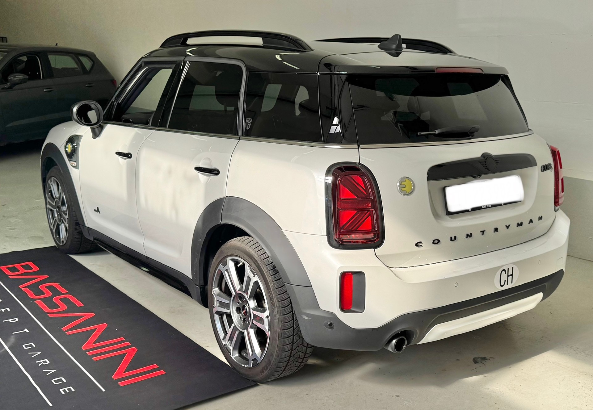 MINI Countryman Cooper SE ALL4 PHEV Steptronic ## Auto CH 🇨🇭 con gratis service-image-3