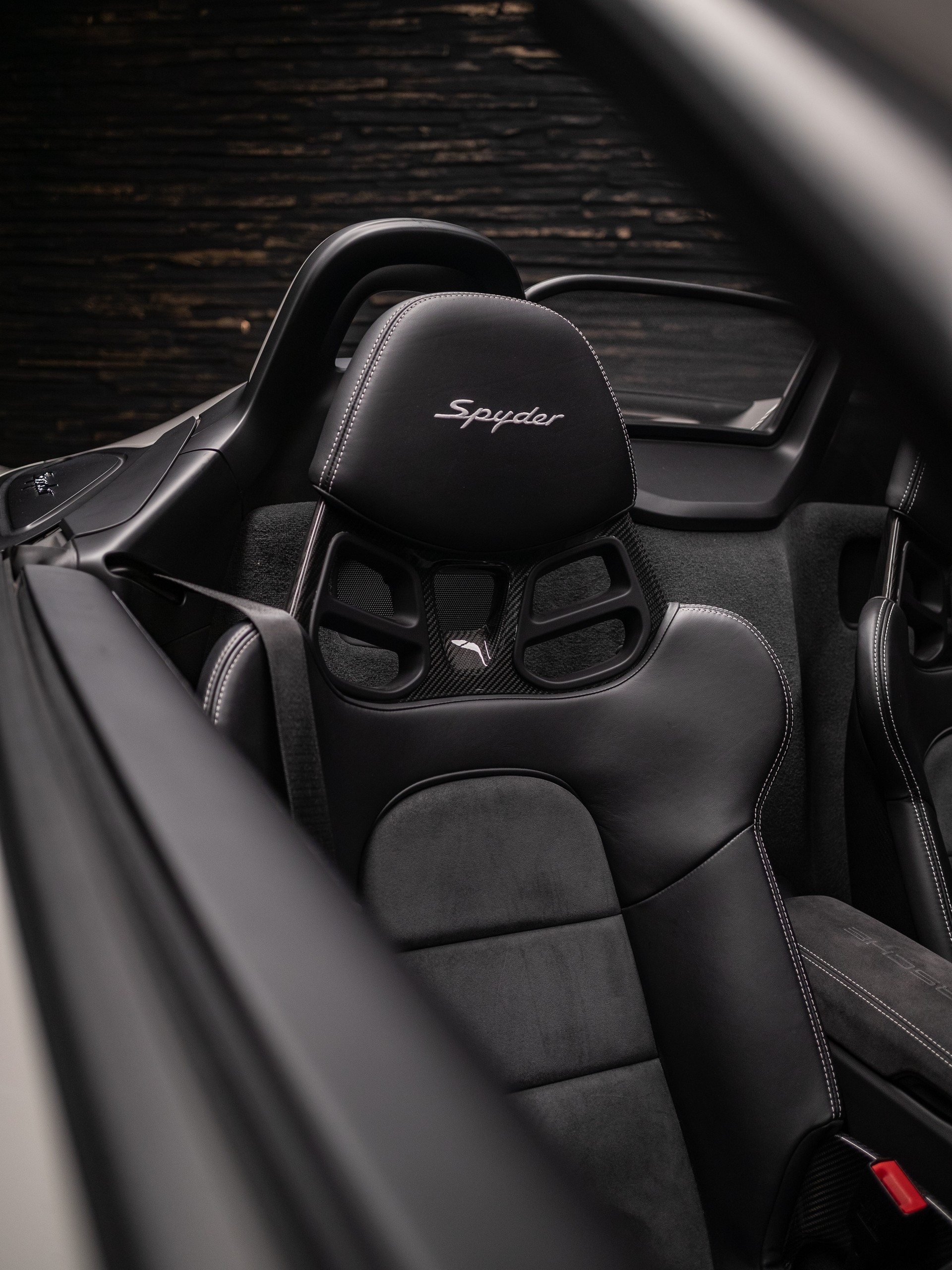 PORSCHE 718 Boxster Spyder-image-15