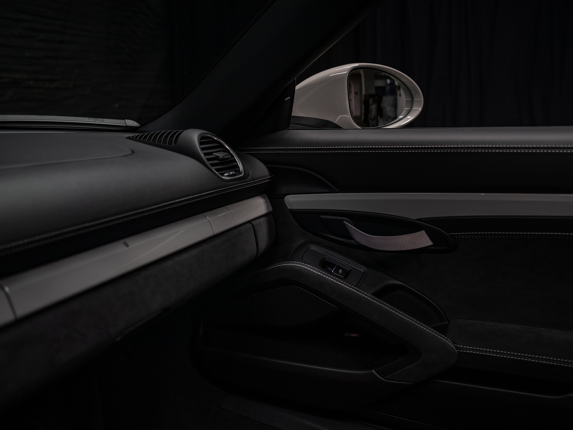 PORSCHE 718 Boxster Spyder-image-28