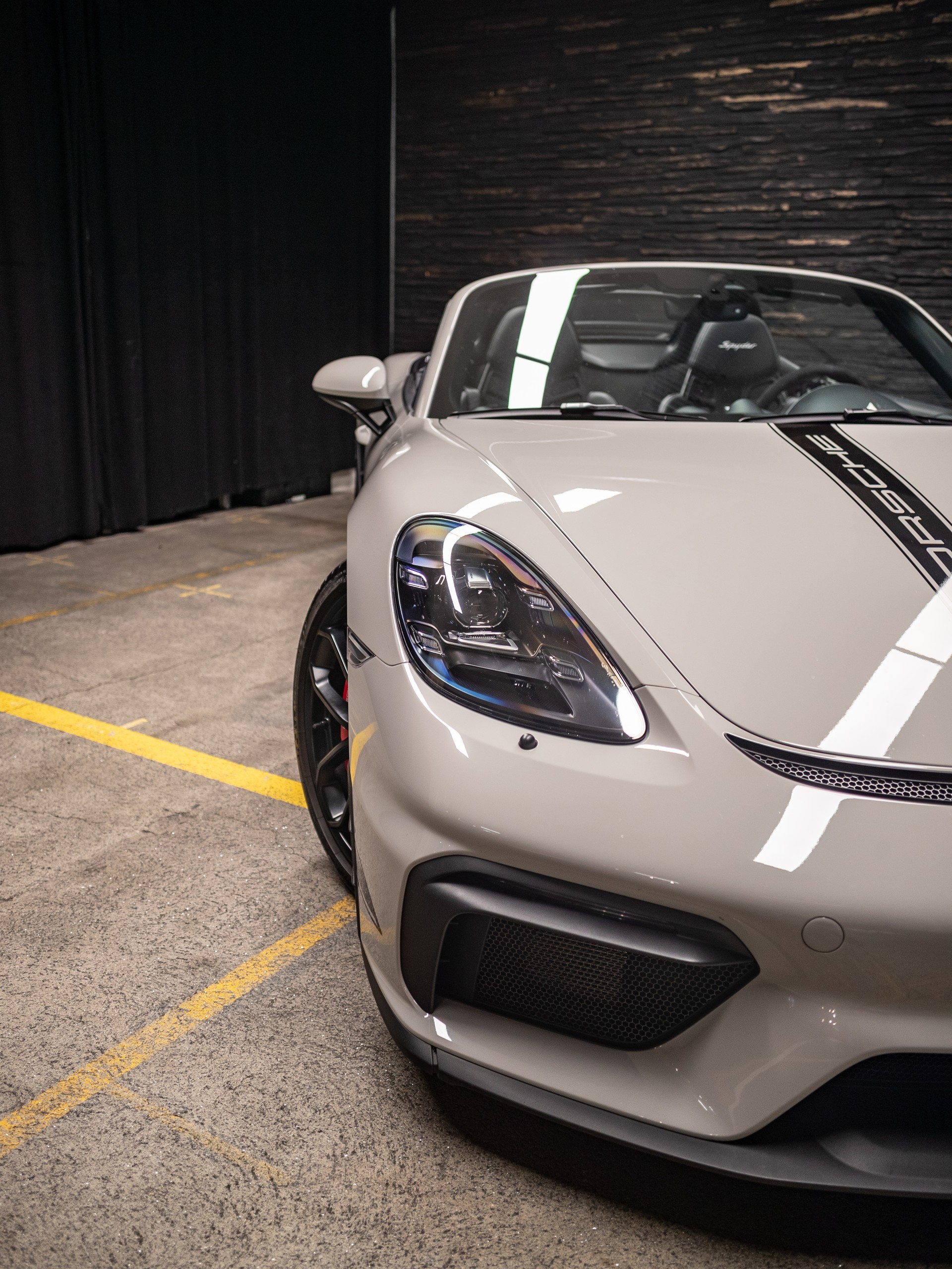 PORSCHE 718 Boxster Spyder-image-12