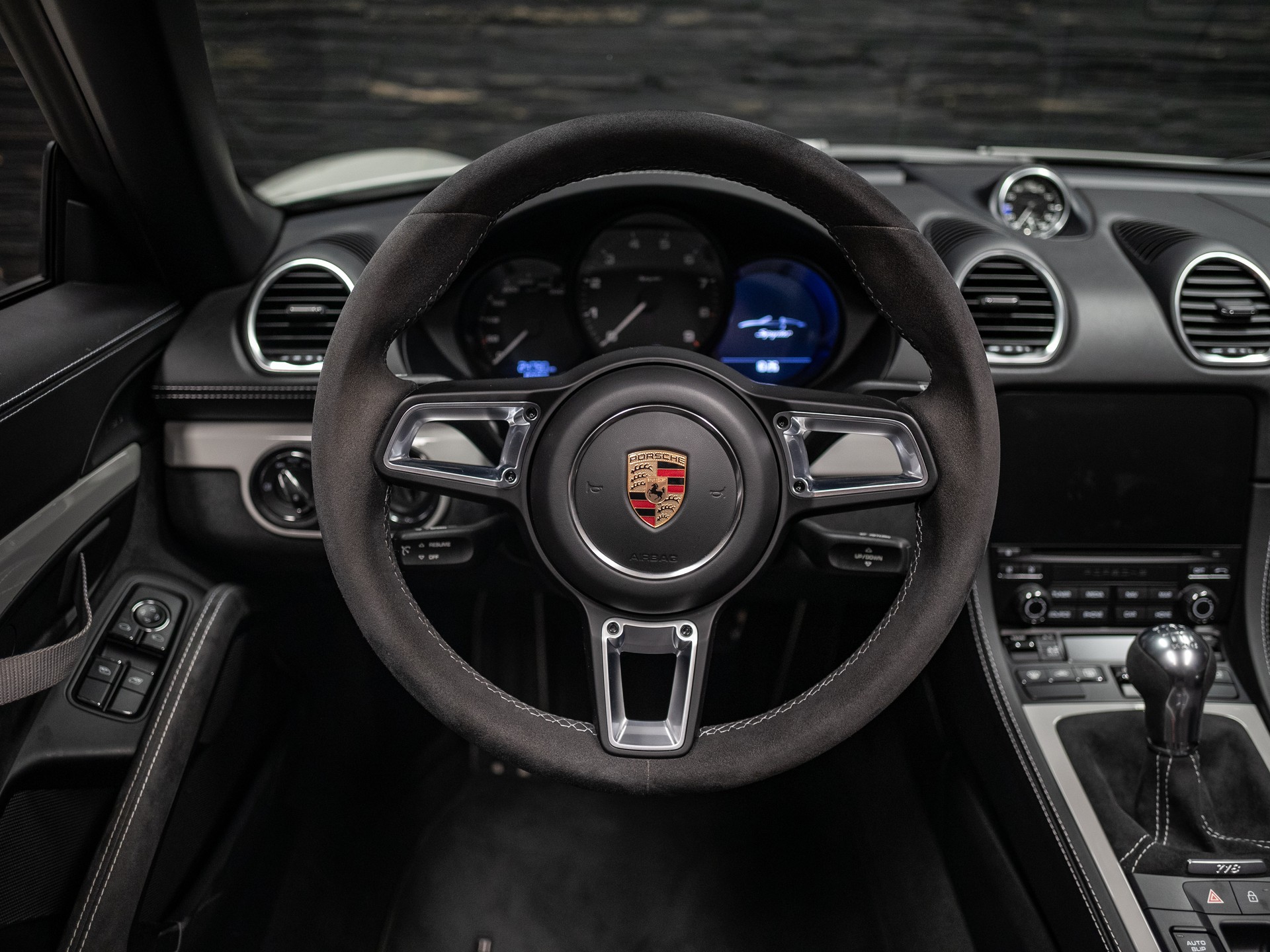 PORSCHE 718 Boxster Spyder-image-7