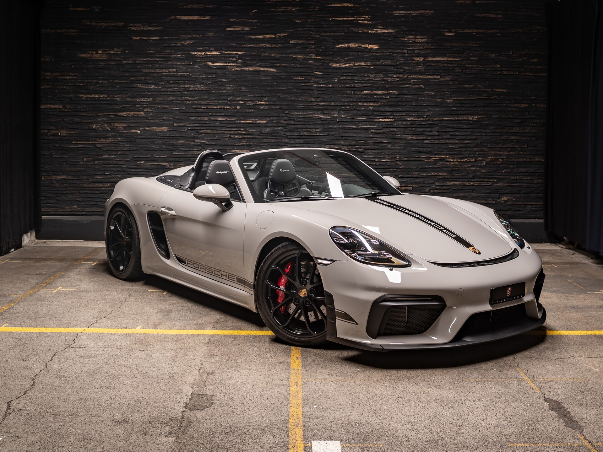 PORSCHE 718 Boxster Spyder-image-6