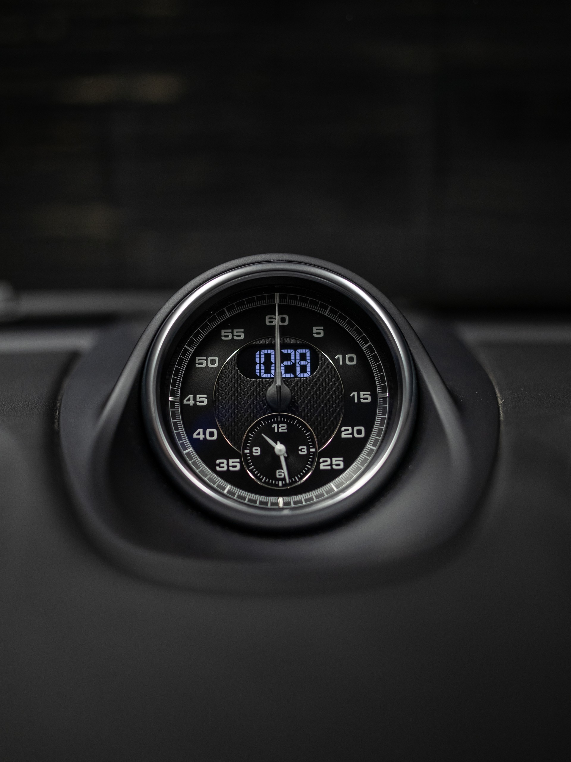 PORSCHE 718 Boxster Spyder-image-17