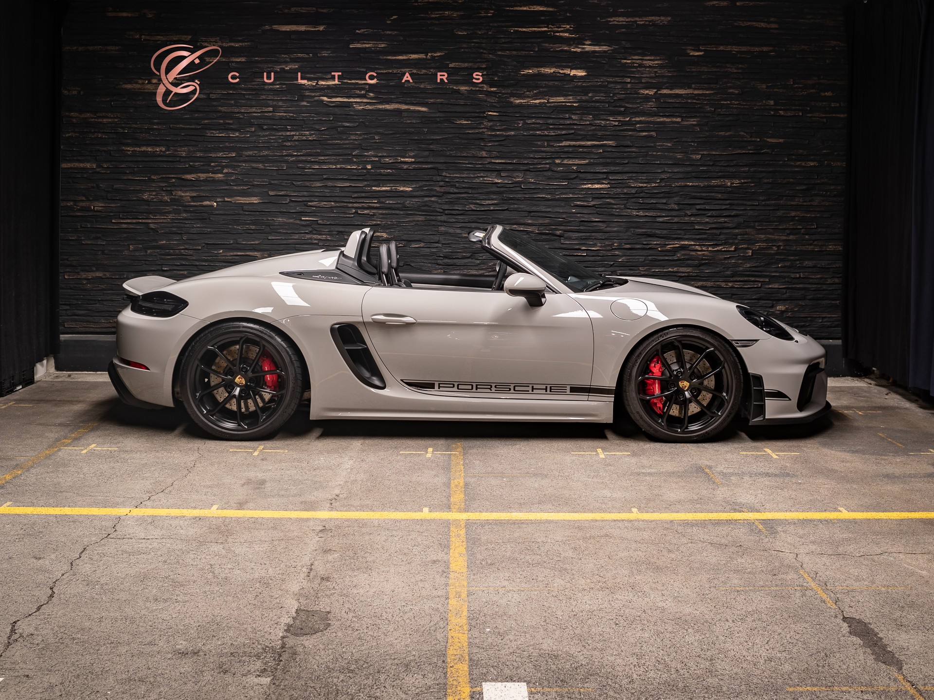 PORSCHE 718 Boxster Spyder-image-0
