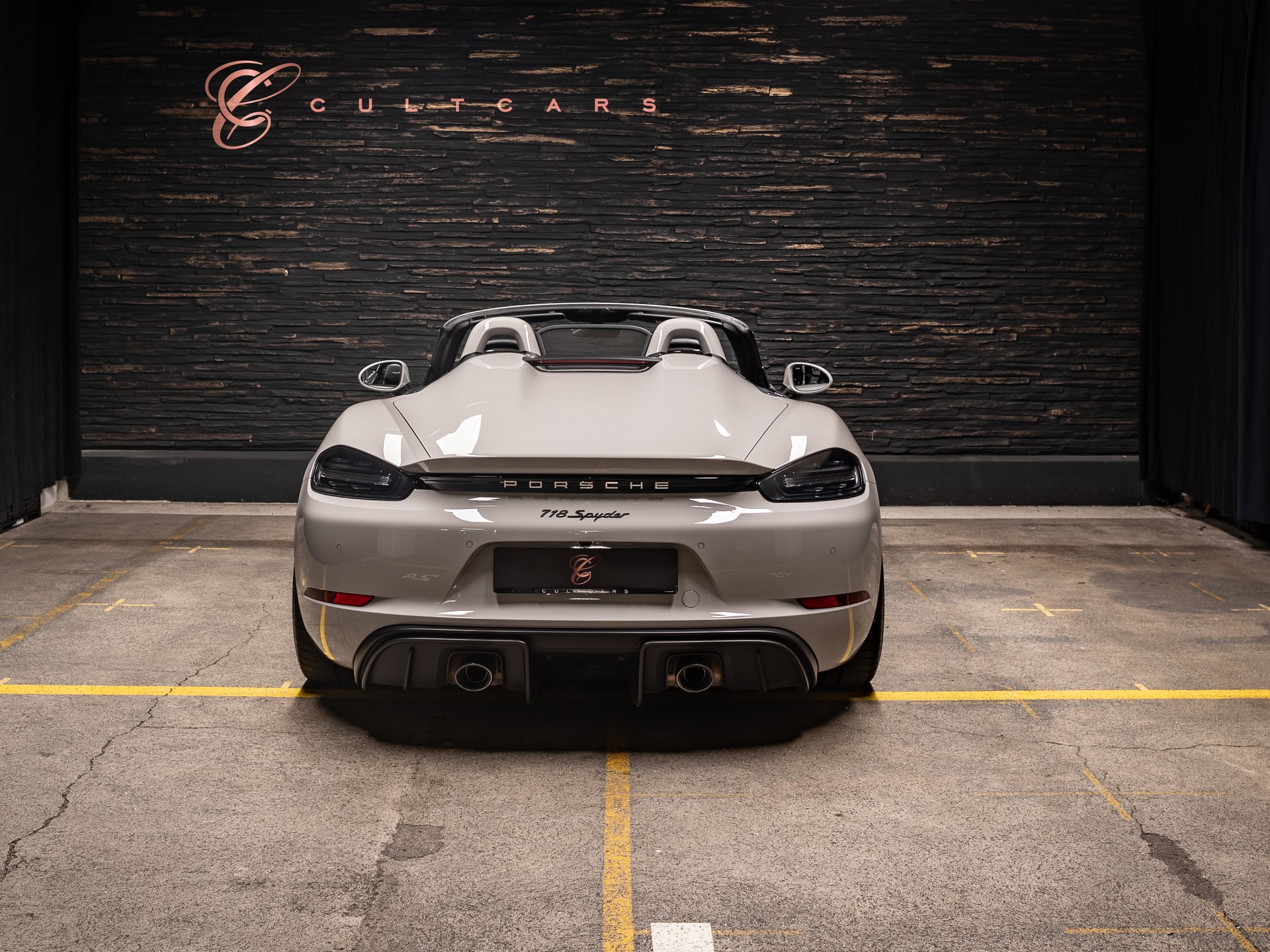 PORSCHE 718 Boxster Spyder-image-4