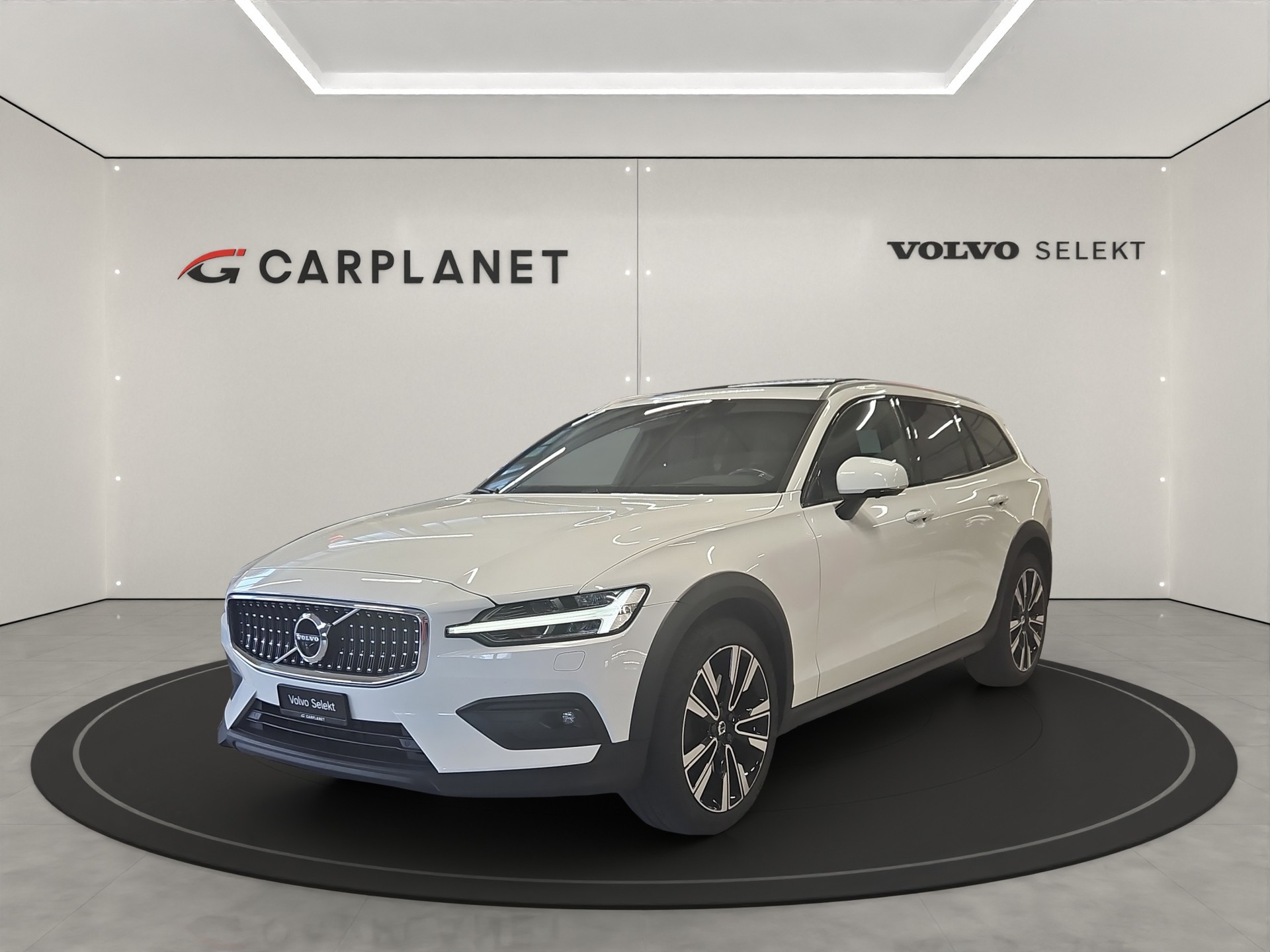 VOLVO V60 2.0 D4 AWD Cross Country-image-0