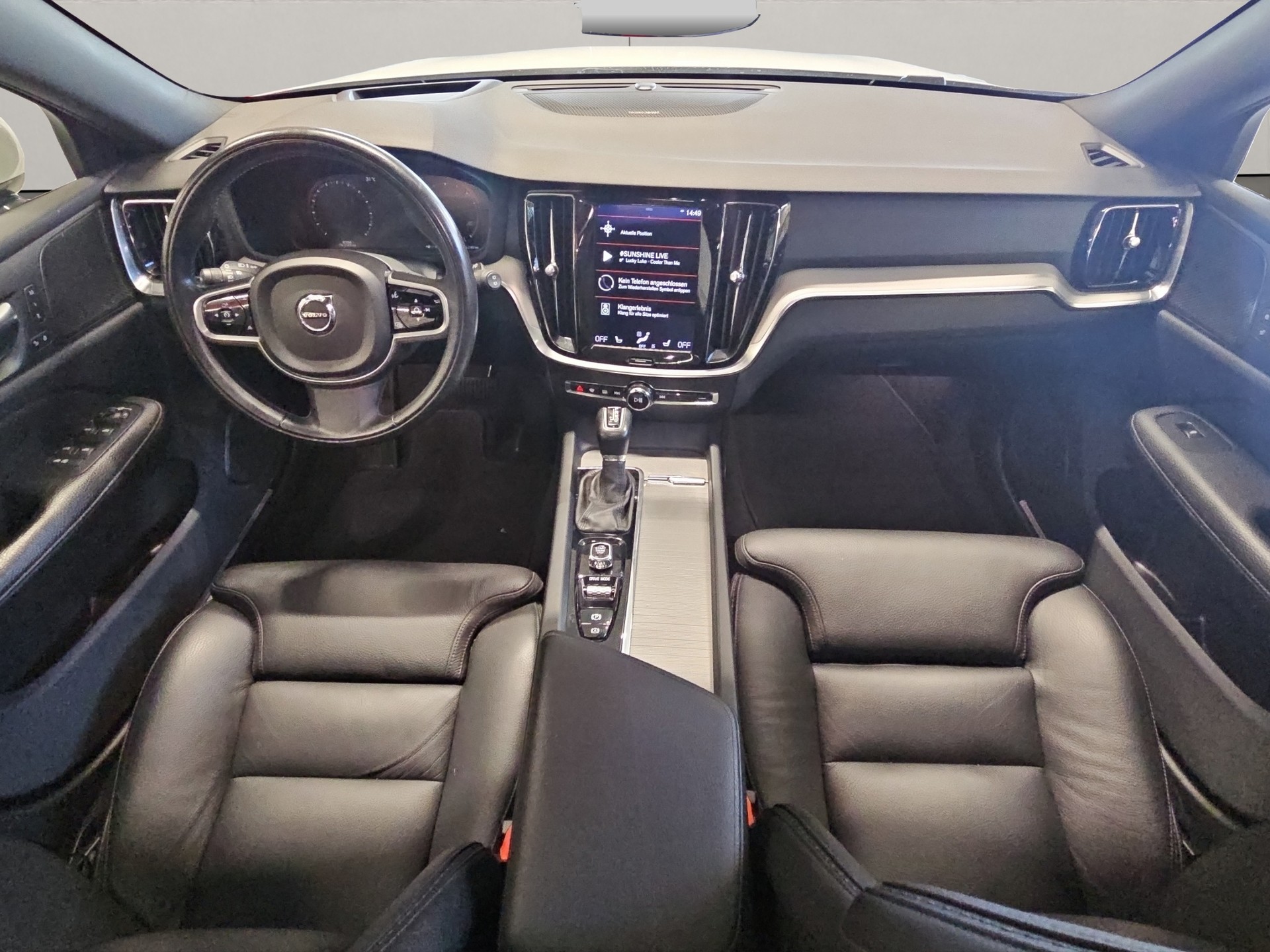 VOLVO V60 2.0 D4 AWD Cross Country-image-9