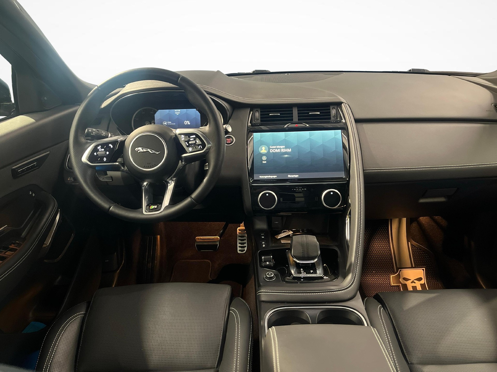 JAGUAR E-Pace 1.5 T 300e R-Dynamic HSE AWD-image-8