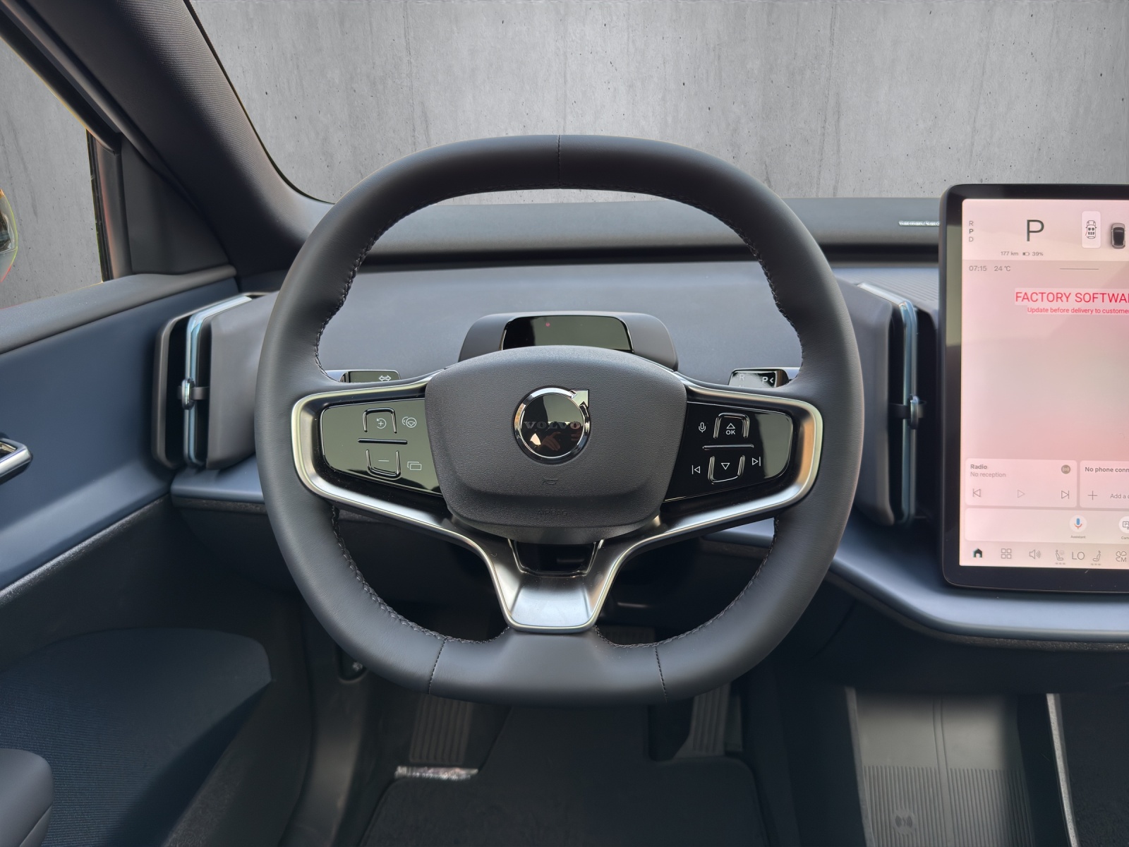 VOLVO EX30 Black Edition Ultra XCENTRIC P8 AWD-image-10
