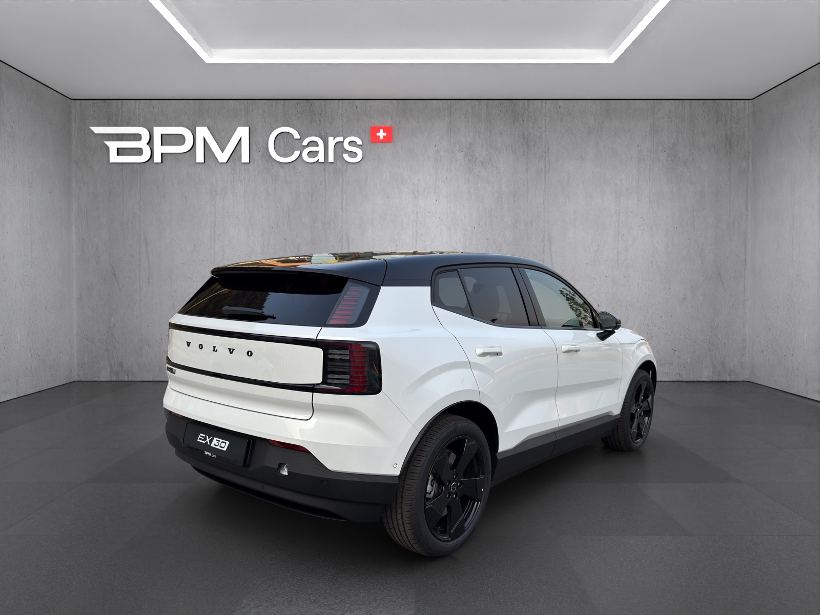 VOLVO EX30 Black Edition Ultra XCENTRIC P8 AWD-image-4